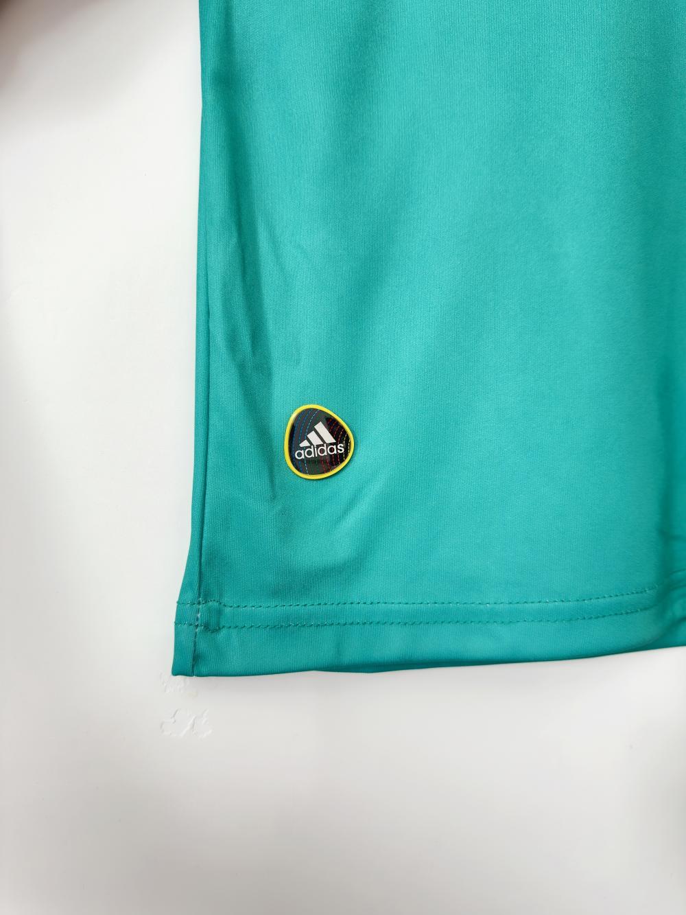 2010 Retro Spain Goalkeeper Soccer Shirt 1:1 Thai Quality - Image 8