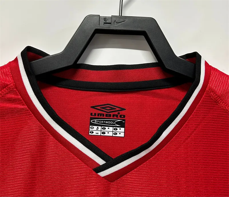 2000/2002 Retro Manchester United Home Football Shirt 1:1 Thai Quality - Image 3