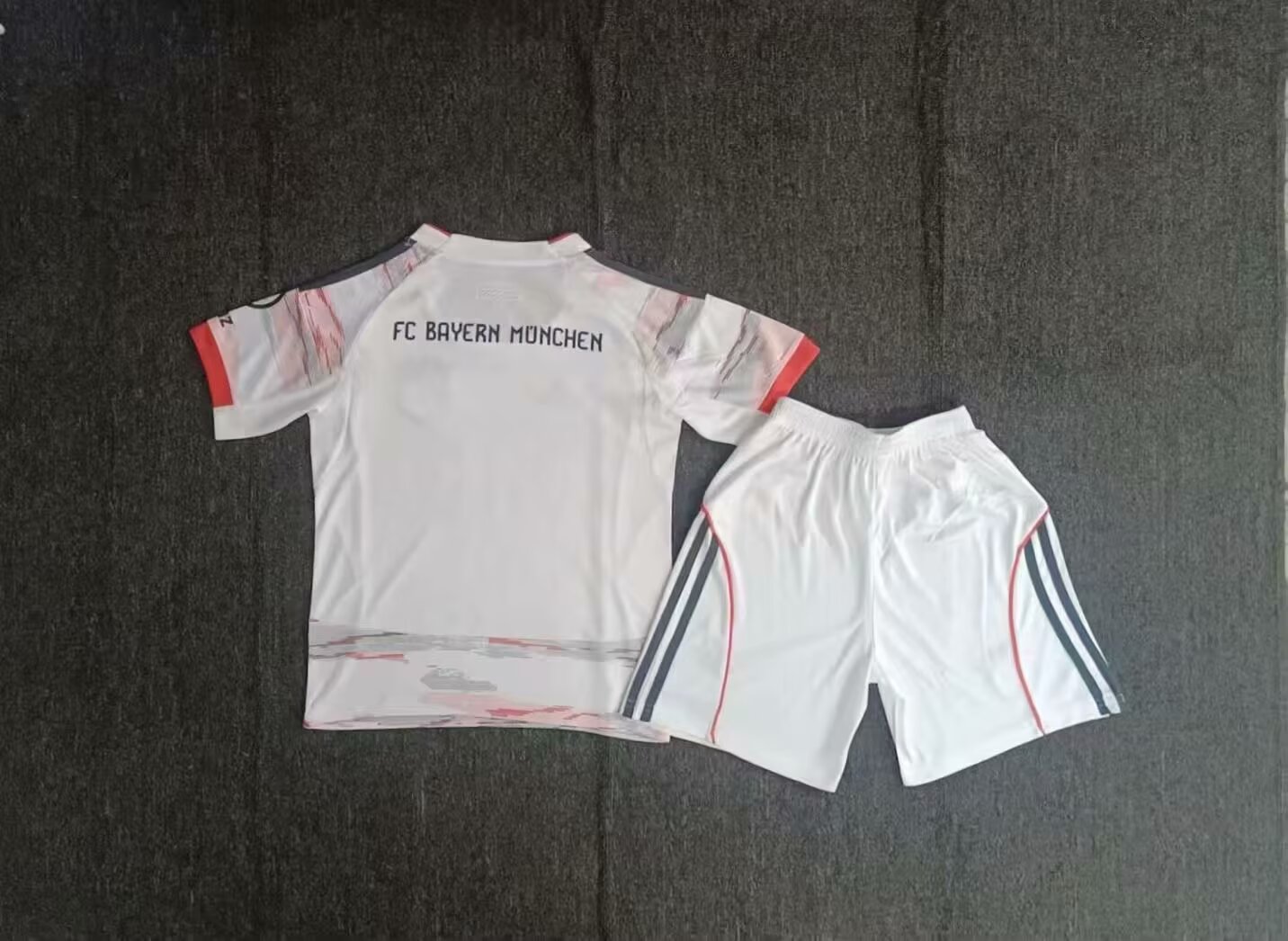 2025/2026 Bayern Munich Away Football Jersey 1:1 Thai Quality Kids Size - Image 2