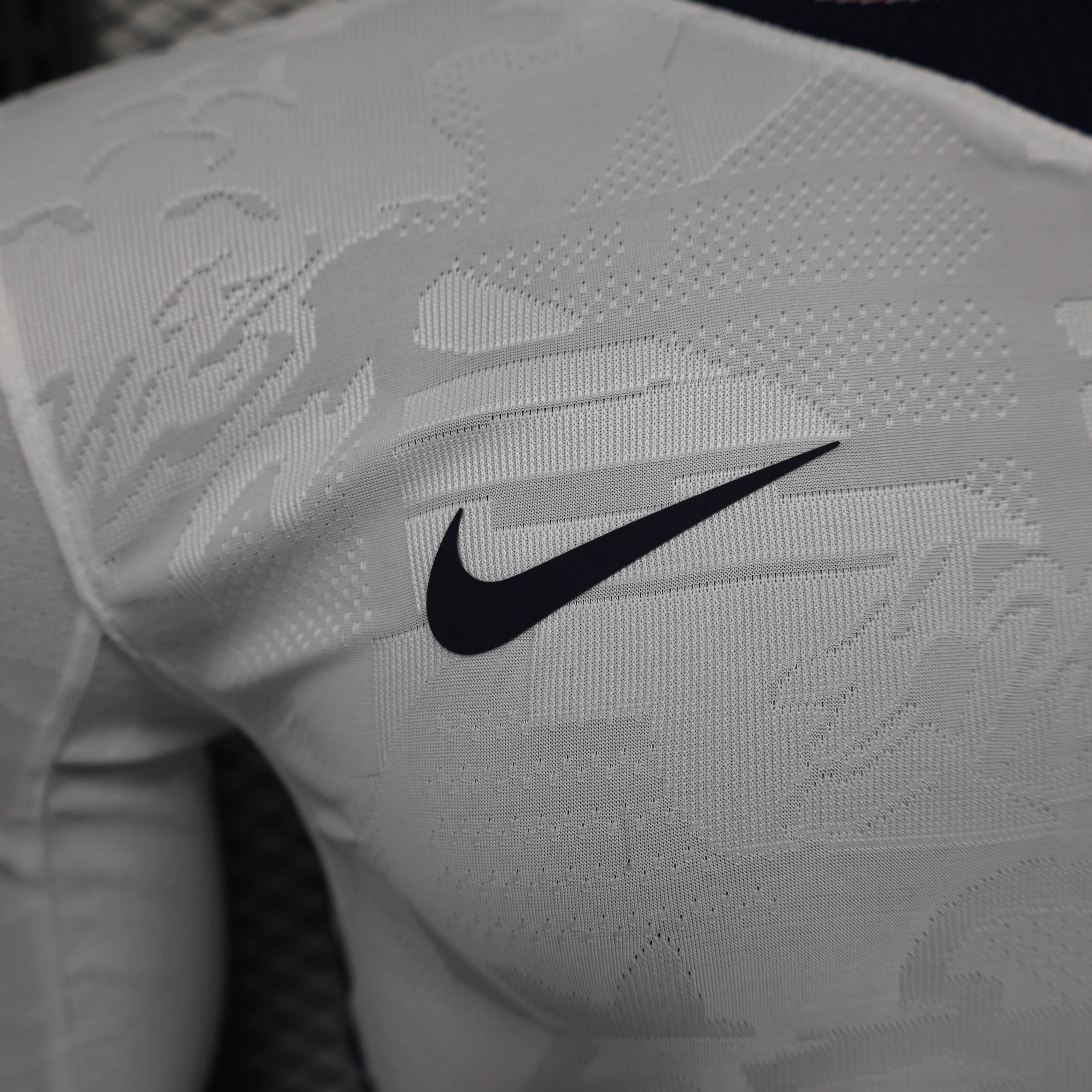 2026-2027 Long Sleeve Player Version England Home Football Jersey 1:1 Thai quality - Image 4