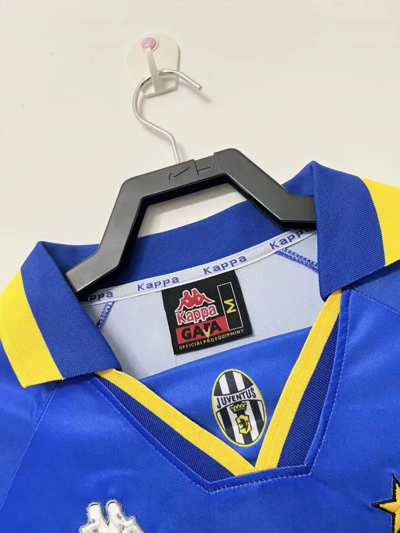 1995/1996 Retro Juventus Away Soccer Jersey 1:1 Thai Quality - Image 3