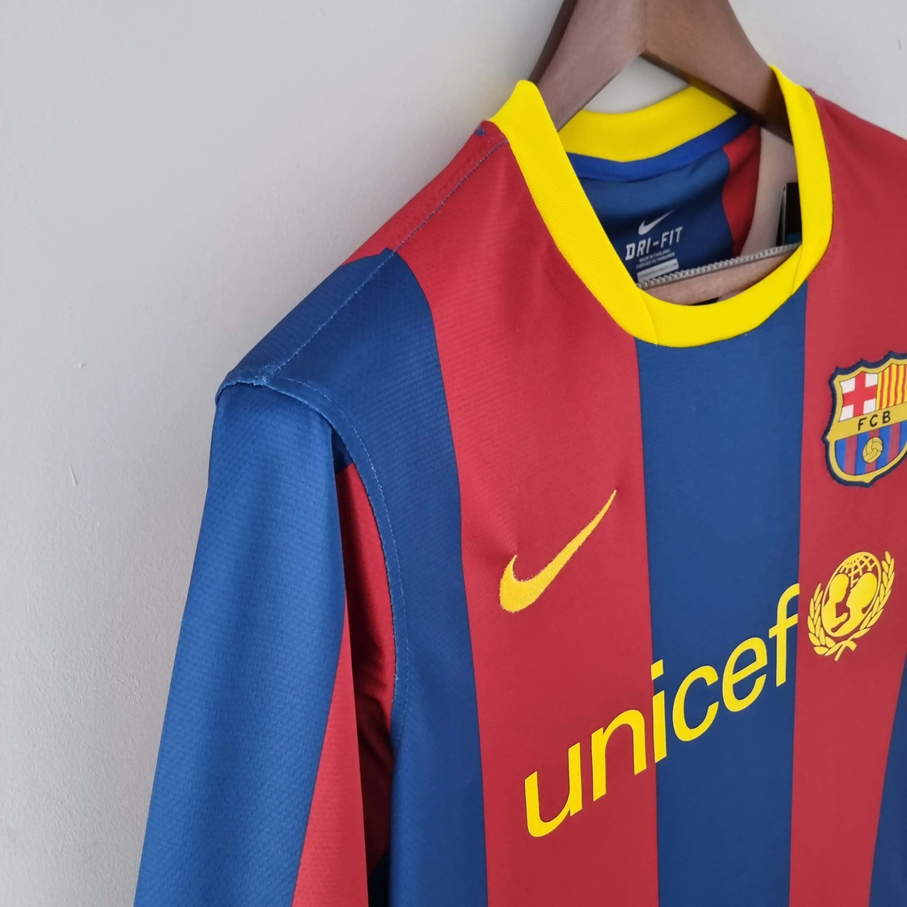 2010/2011 Ретро Длинный рукав Barcelona Домашняя Футбольная футболка Тайское качество 1:1 — изображение 5