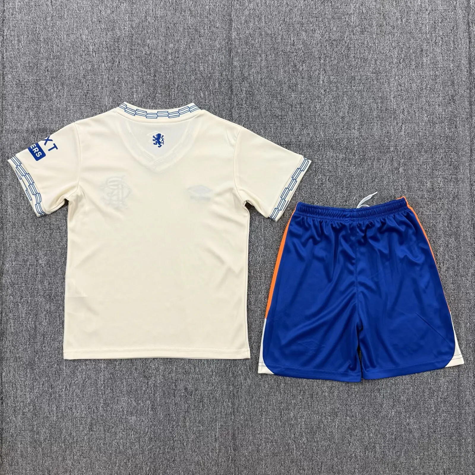2026-2027 Rangers Extérieur Maillot de football Qualité thaï 1:1 Taille enfant – Image 2