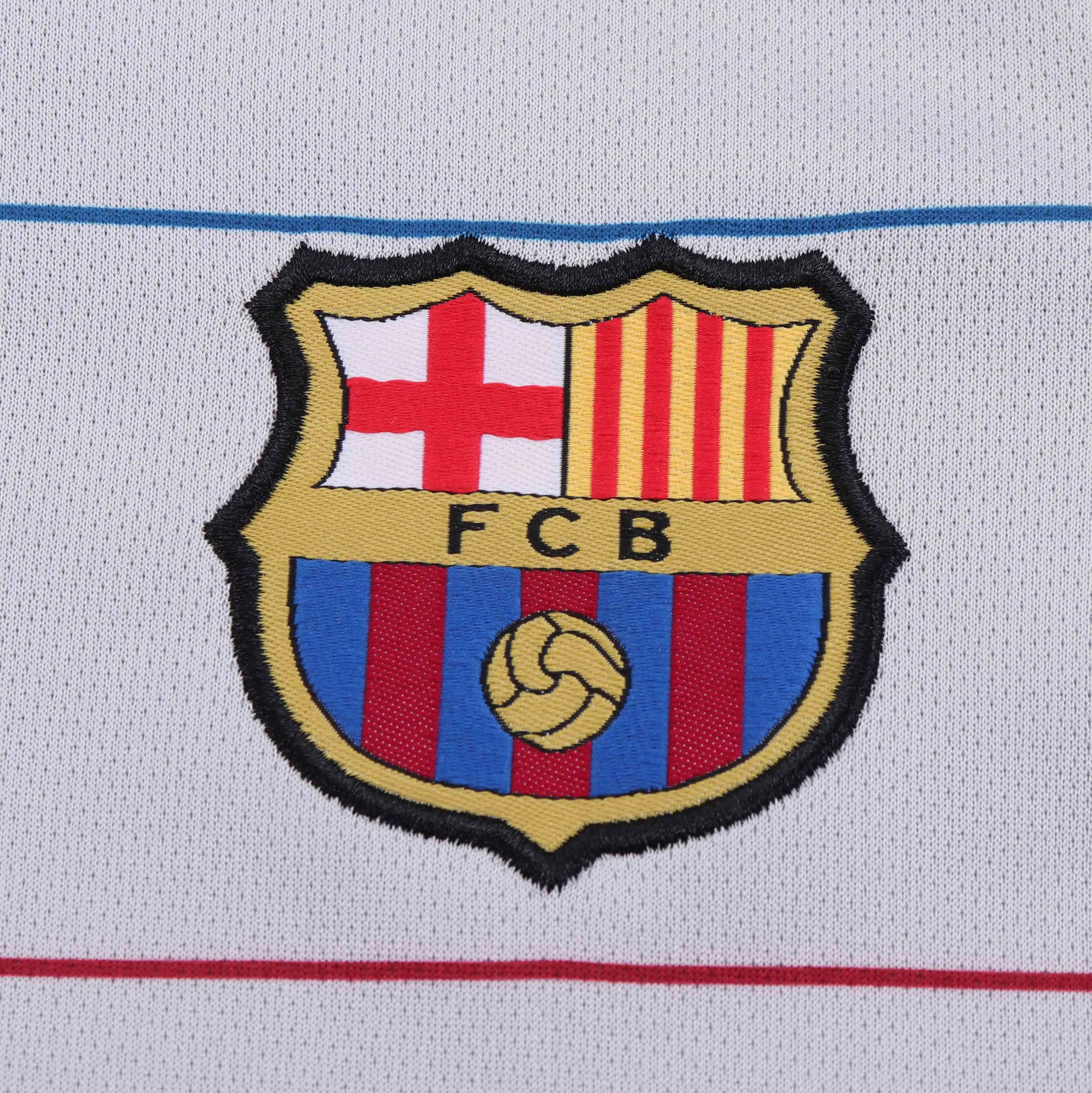 2003-2004 Retrô Barcelona Fora Camisa de futebol Qualidade tailandesa 1:1 Tamanho infantil - Image 6