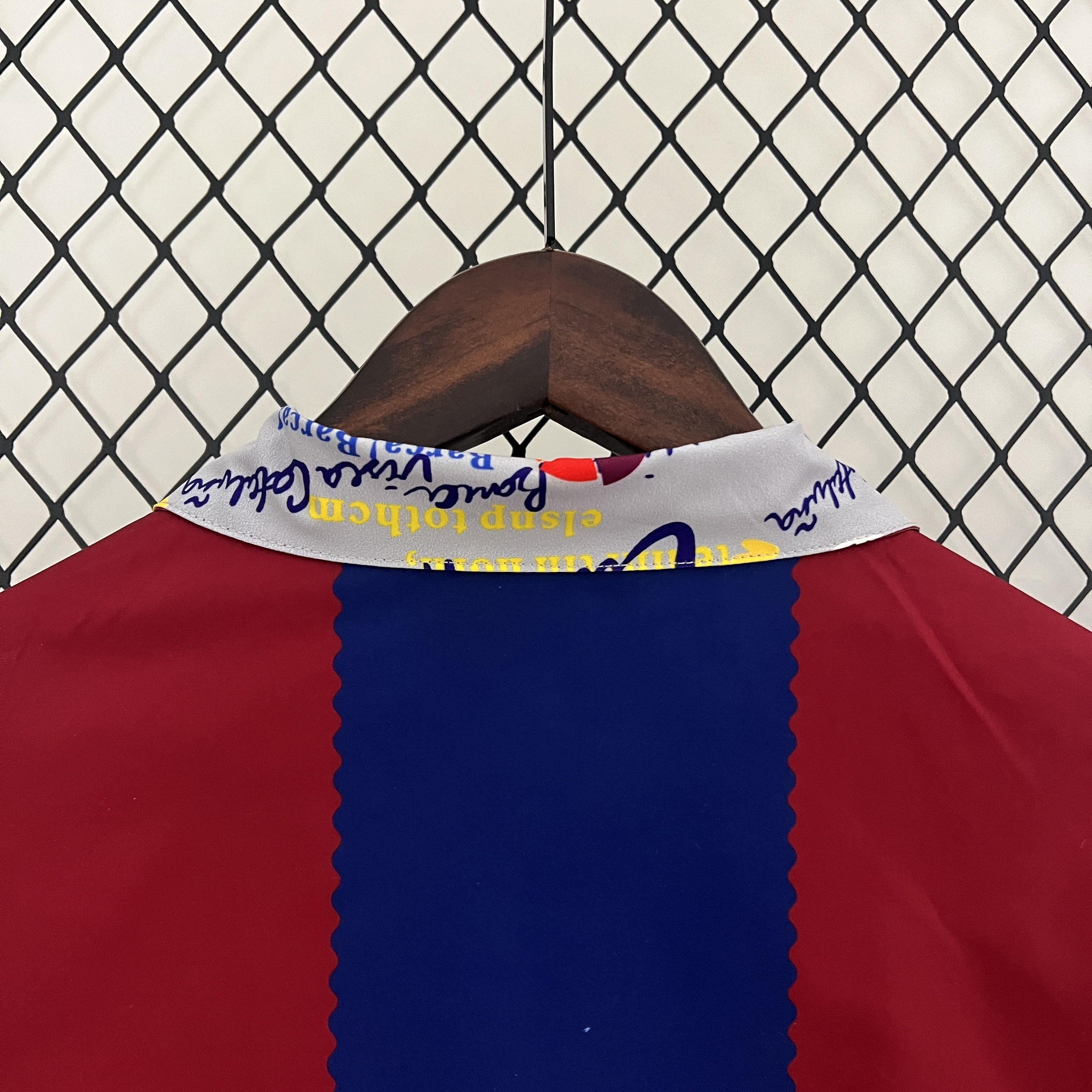 2025/2026 Barcelona Réversible Coupe-vent Maillot de football Qualité thaï 1:1 04 – Image 9