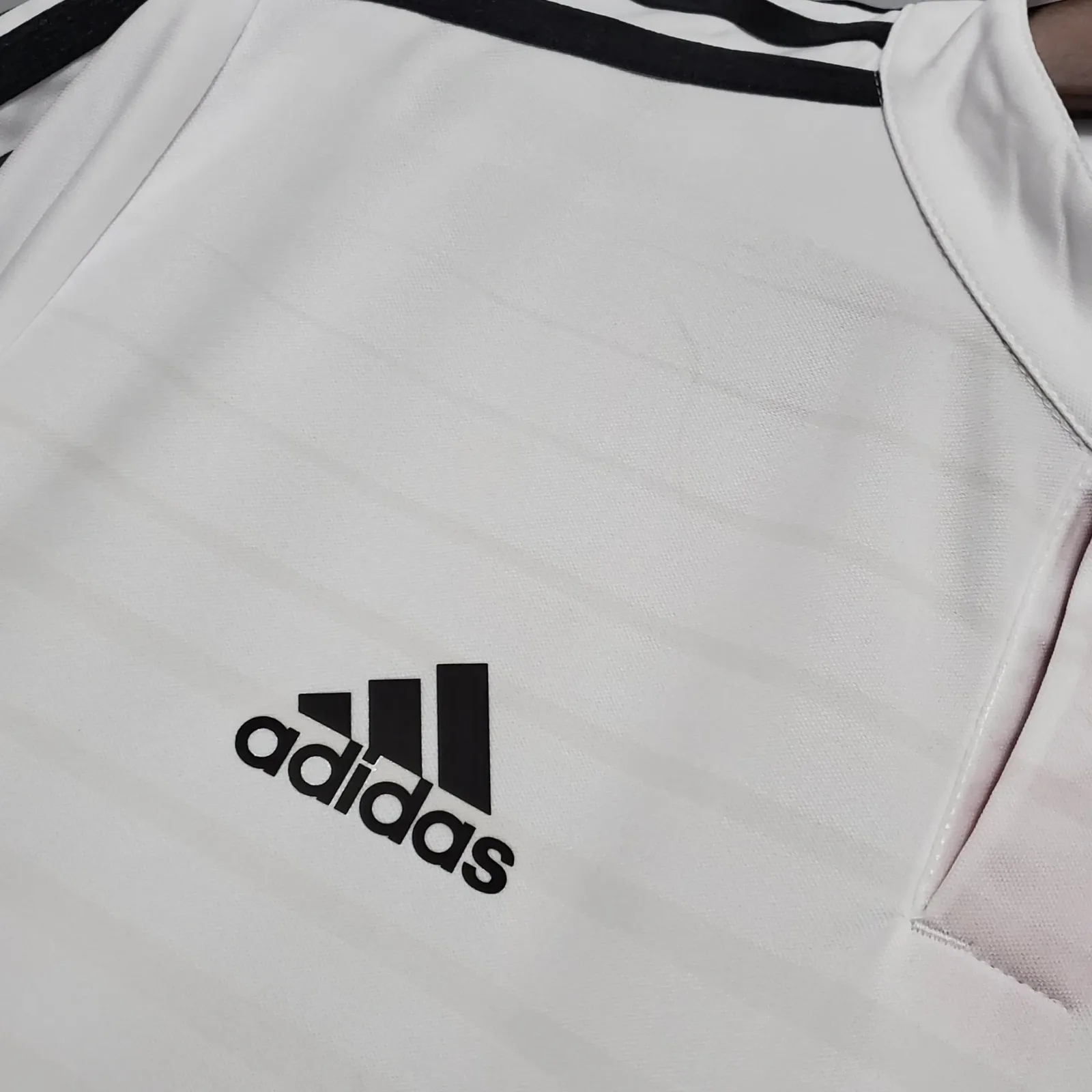2014/2015 Retro Real Madrid Home - Image 5