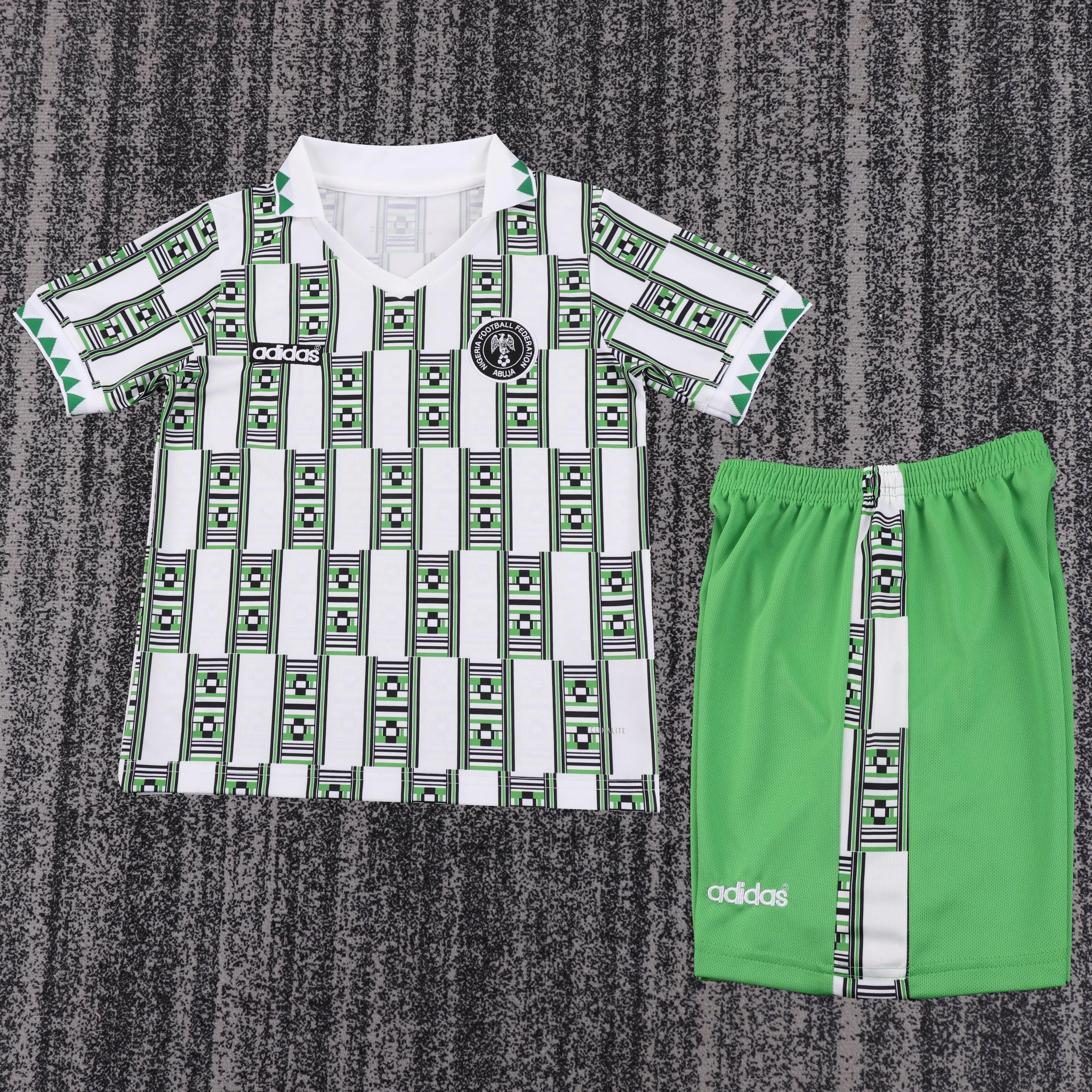 1994 Retrô Nigéria Seleção Fora Camisa de futebol Qualidade tailandesa 1:1 Tamanho infantil