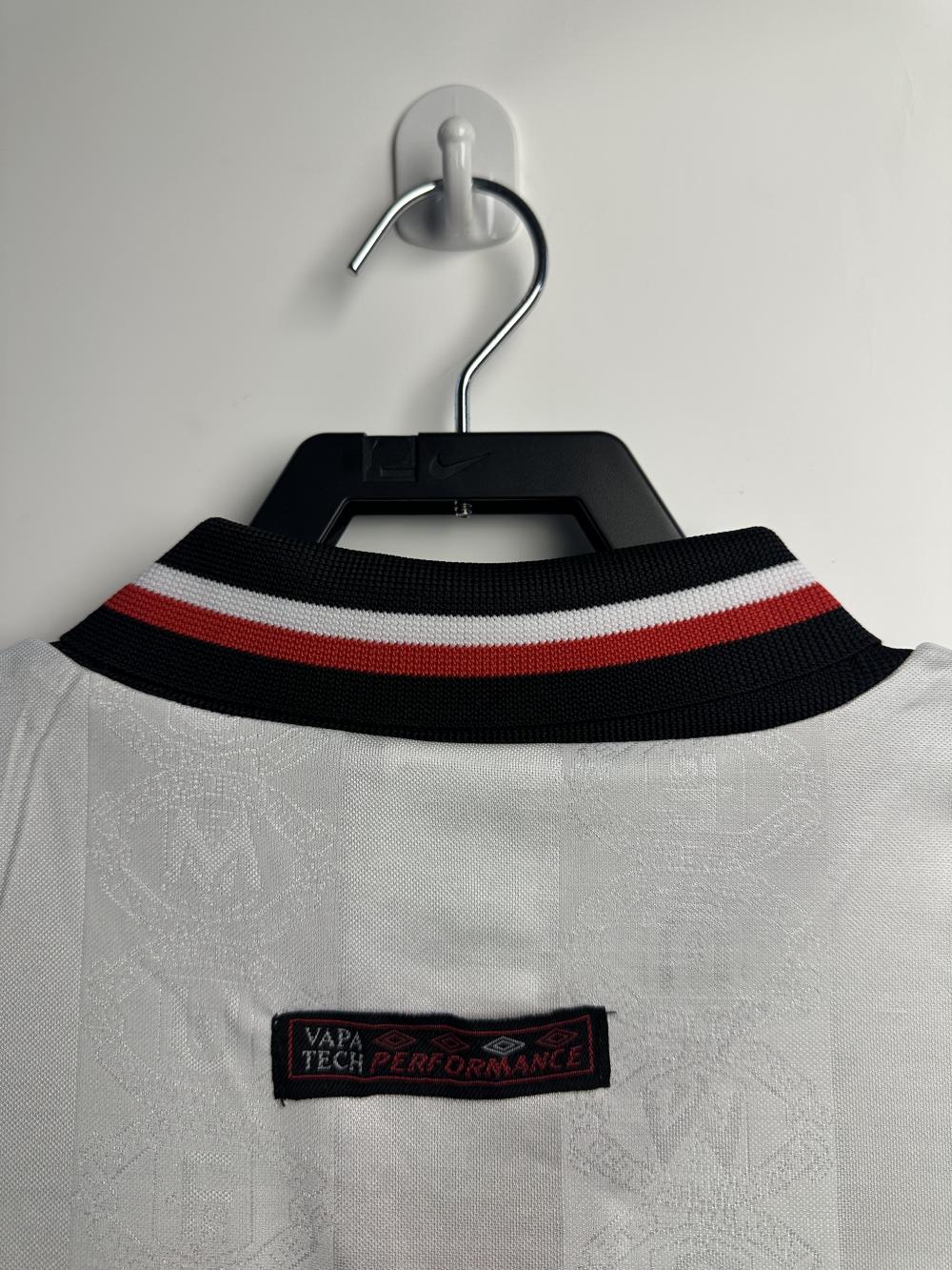 1998-1999 Retrô Manga longa Manchester United Fora Branco Camisa de futebol Qualidade tailandesa 1:1 - Image 5