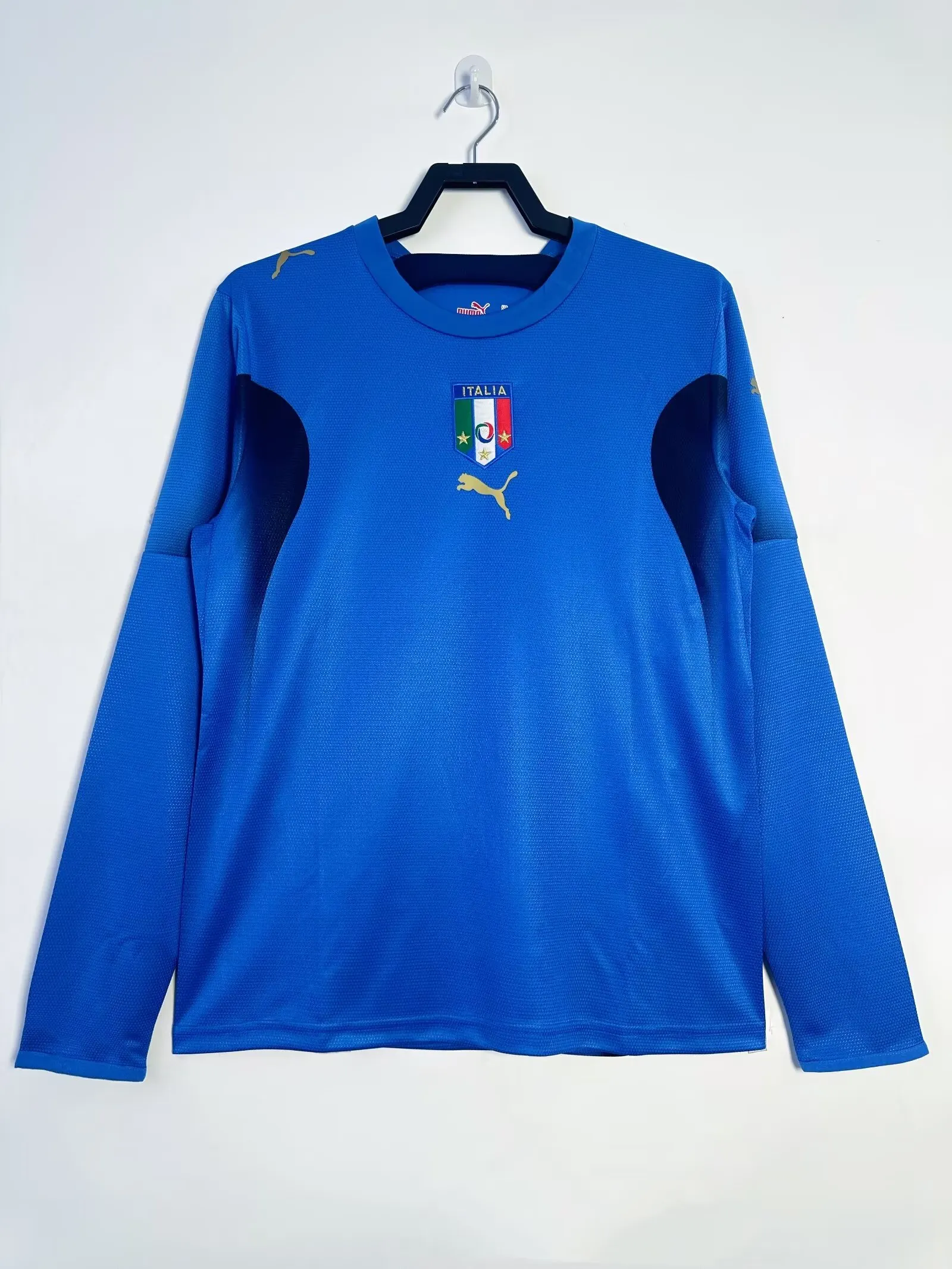 2006 Retrô Itália Mangas longas Casa Futebol Camisa Qualidade tailandesa 1:1