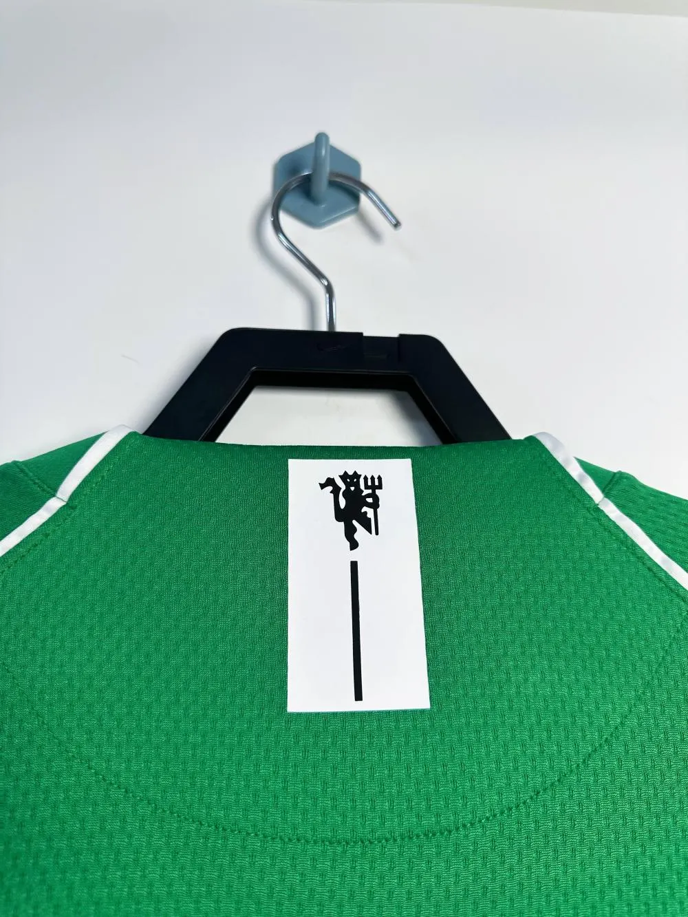2007/2008 Retro Manchester United Goalkeeper Green Football Shirt 1:1 Thai Quality - Image 4