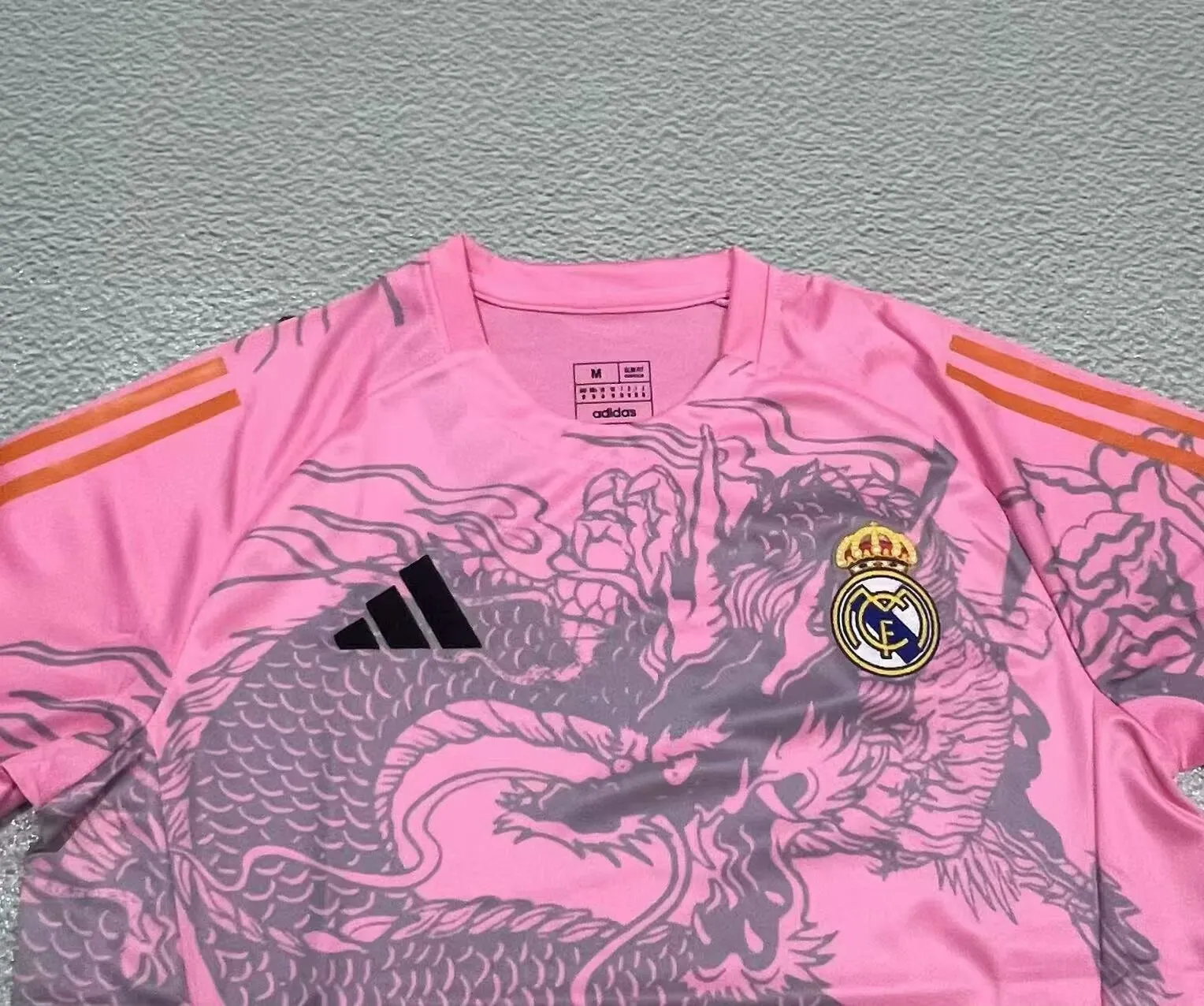 2025/2026 Real Madrid Speciale editie Roze 01 Voetbalshirt 1:1 Thaise kwaliteit - Afbeelding 3