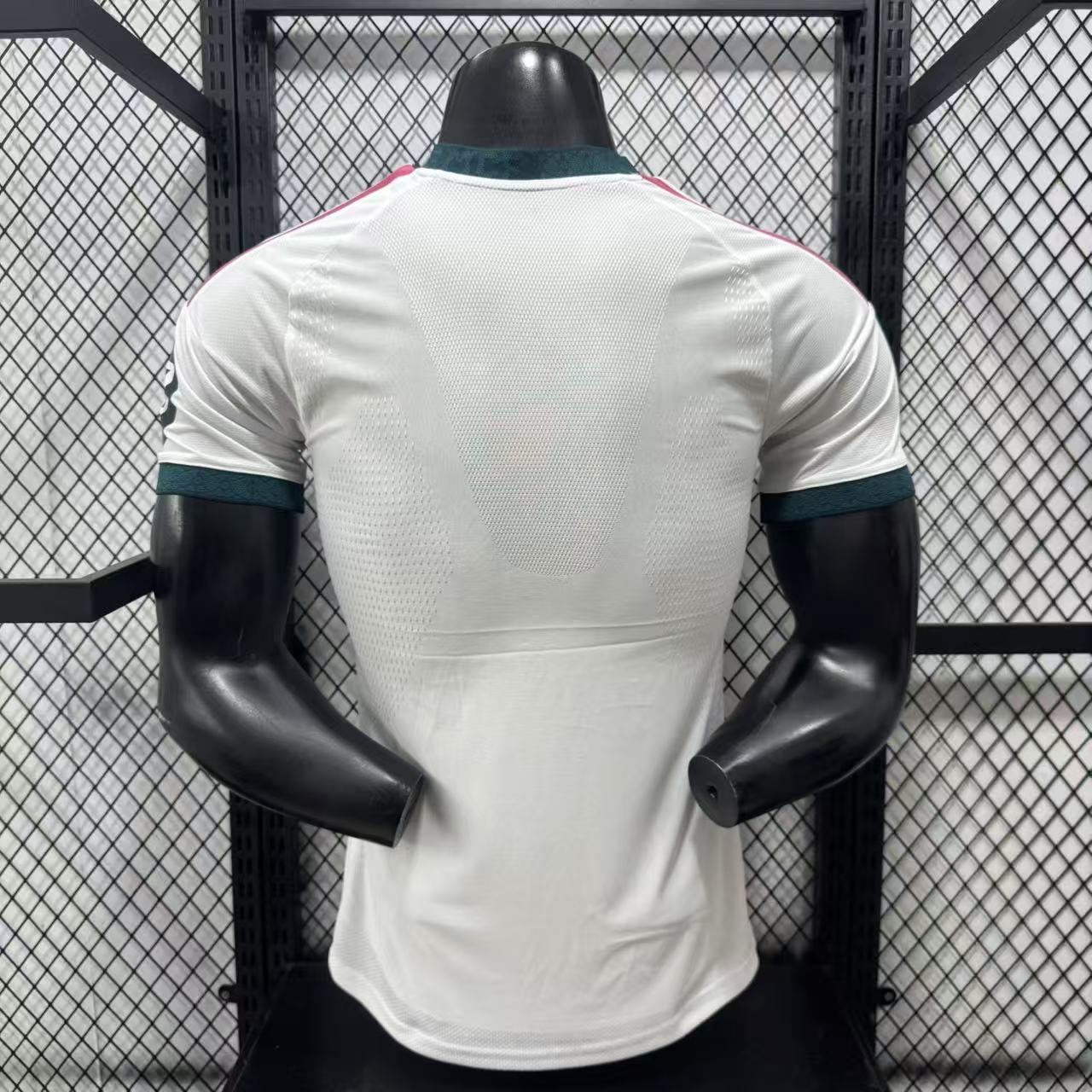 2026/2027 Player Version Real Madrid Home Football Jersey 1:1 Thai quality - Image 3