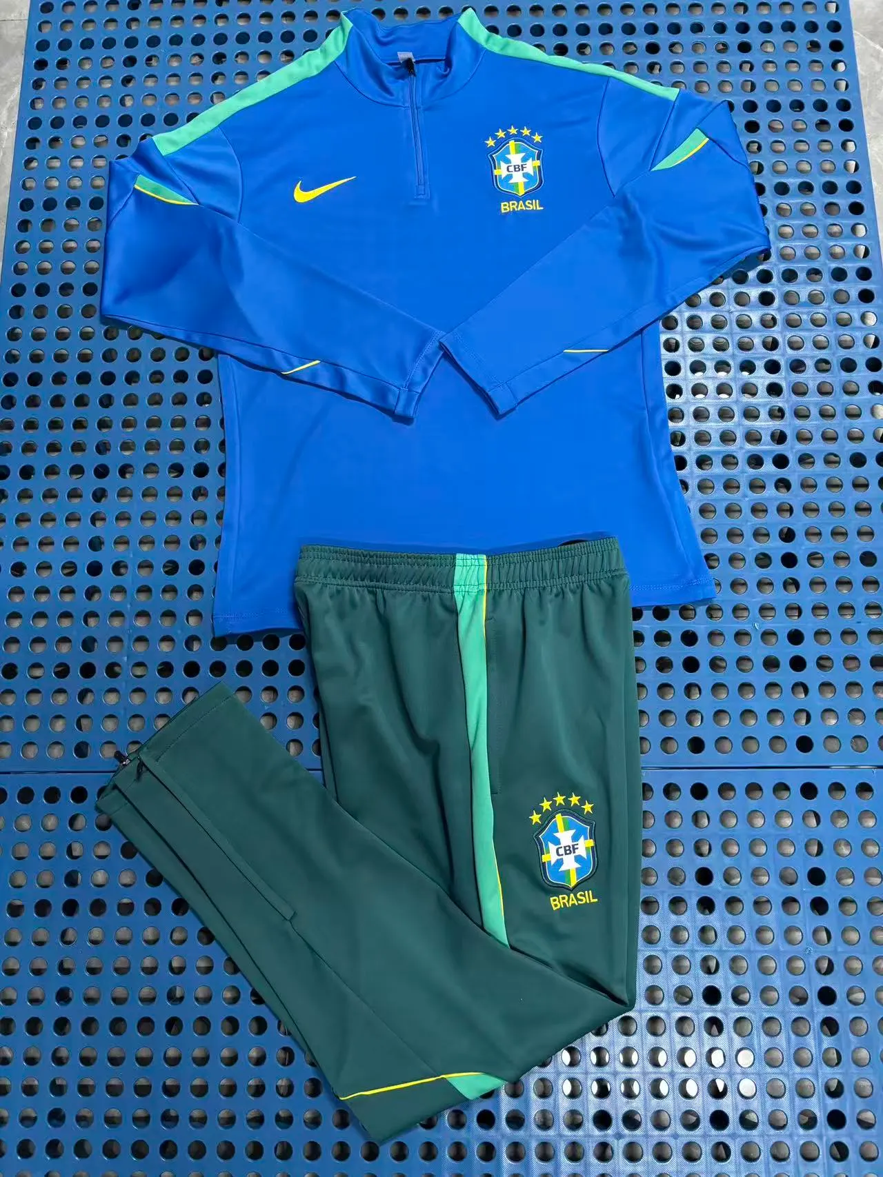 2026/2027 Brasil Agasalho meia-ziper Iridescent Azul Camisa de futebol Qualidade tailandesa 1:1 Conjunto - Image 3
