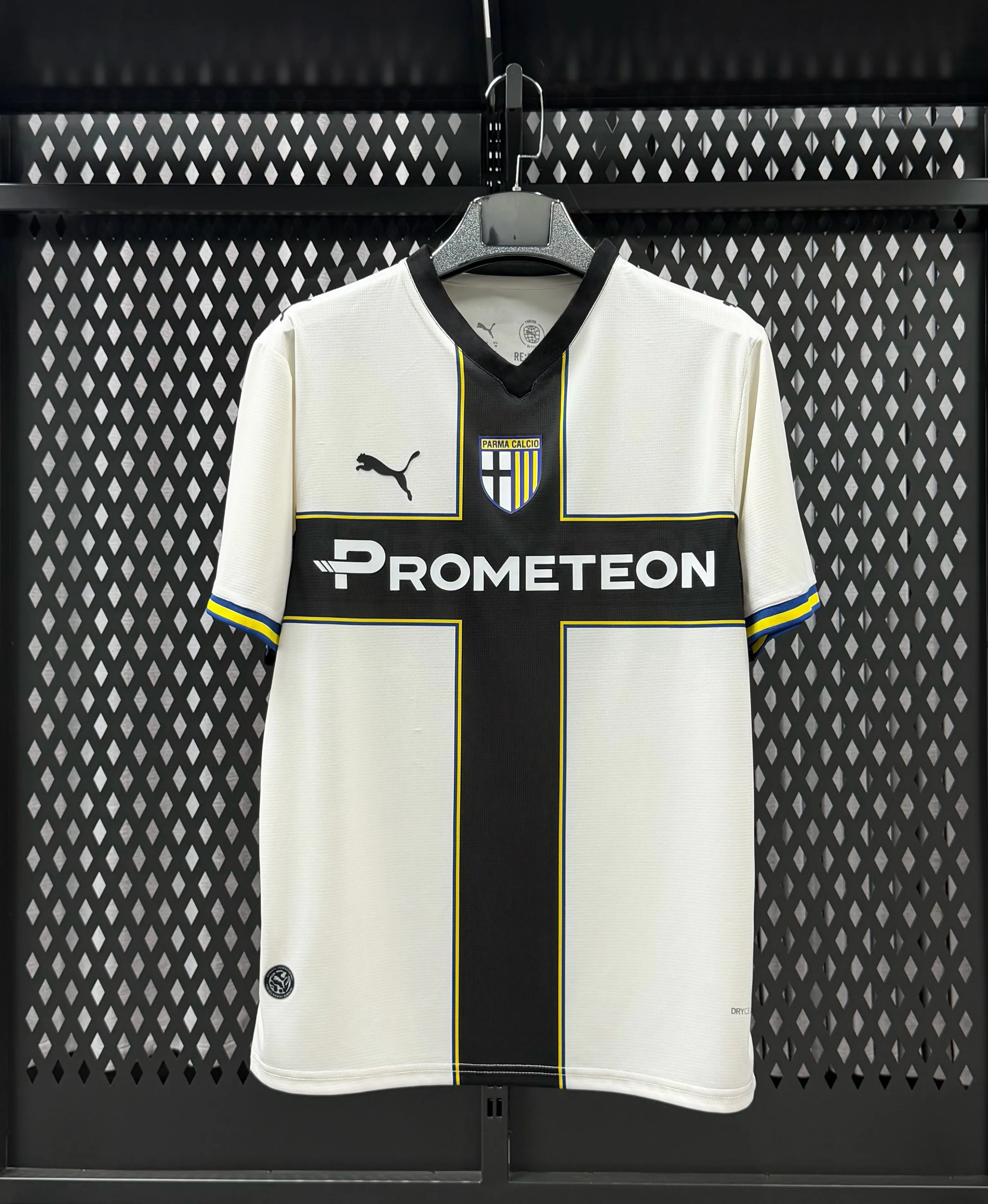 2026-2027 Parma Home Football Shirt 1:1 Thai Quality