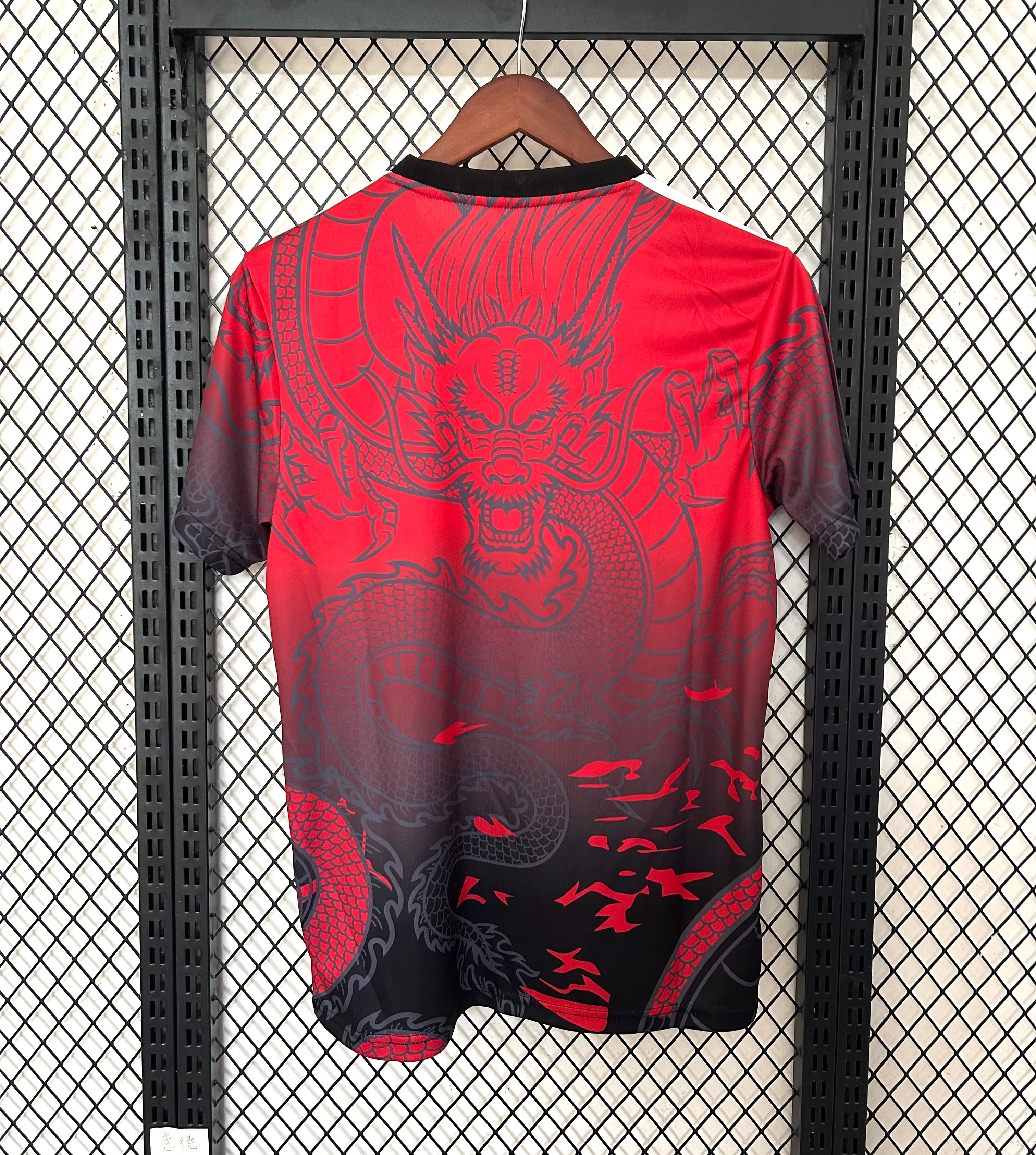 2025/2026 Real Madrid Dragon Red Special Edition Football Jersey 1:1 Thai Quality - Image 2