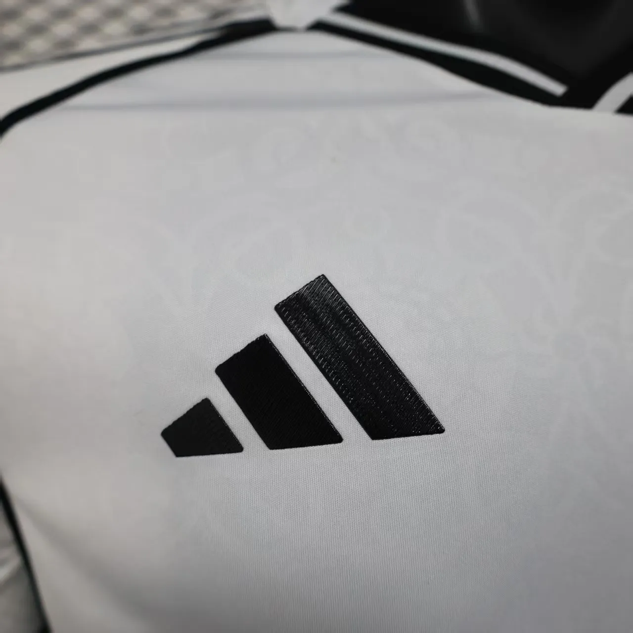 2025/2026 Player Version Fulham Home Football Shirt 1:1 Thai Quality - Image 4