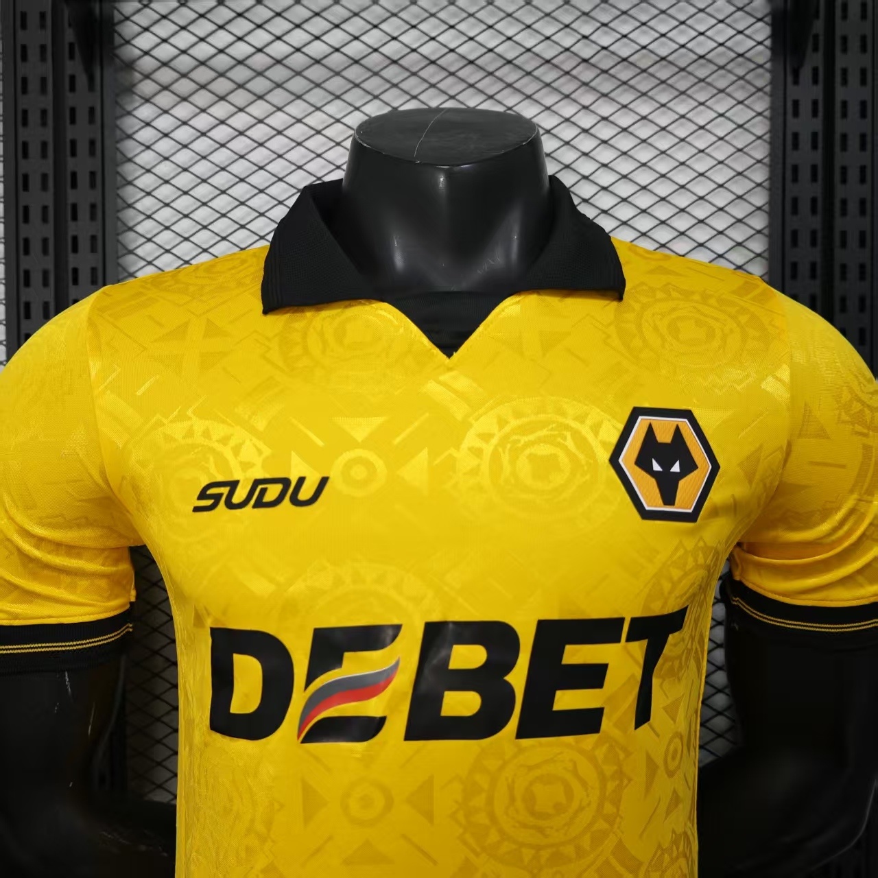 2025/2026 Versão jogador Wolverhampton Wanderers Casa Camisa de futebol Qualidade tailandesa 1:1 - Image 3