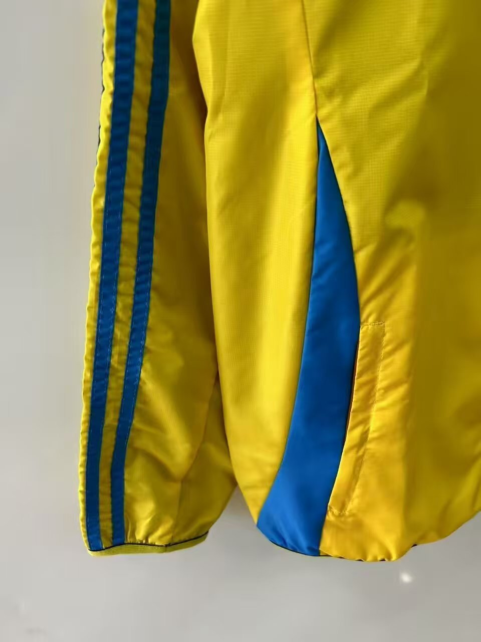 2025/2026 Barcelona Reversible Chaqueta cortavientos Amarillo y Azul Camiseta de fútbol Calidad tailandesa 1:1 - Imagen 5
