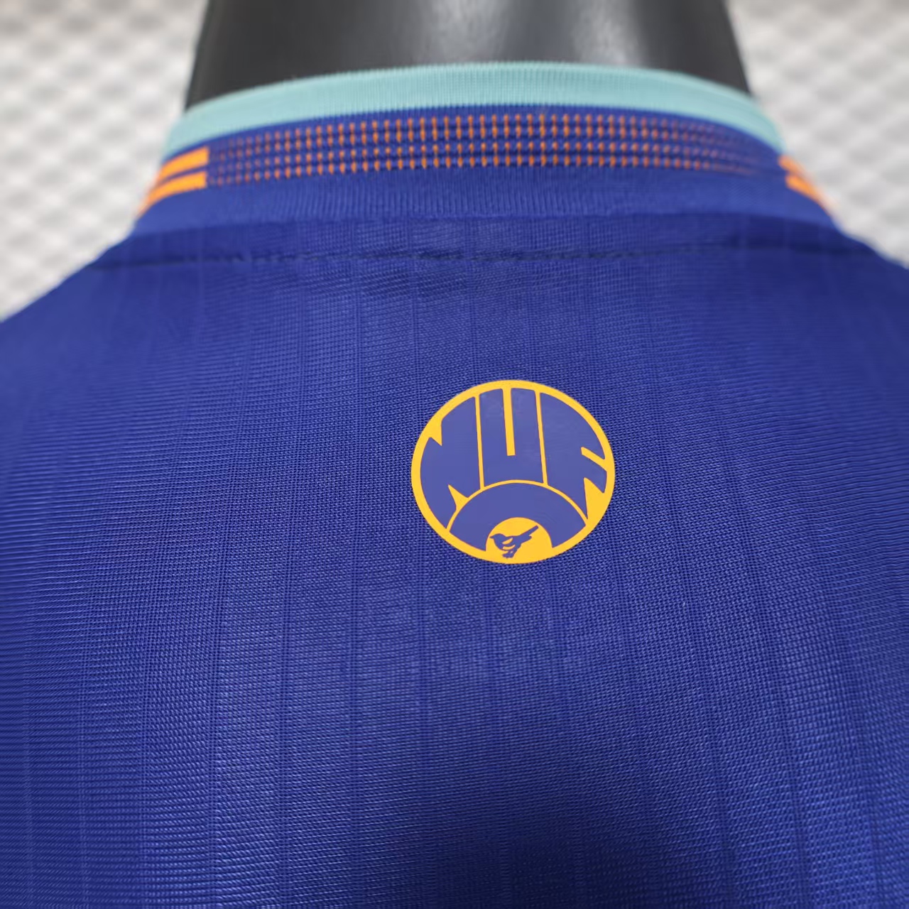 2025/2026 Spielerversion Newcastle United Drittes Auswärts Fußballtrikot 1:1 Thai-Qualität – Bild 8