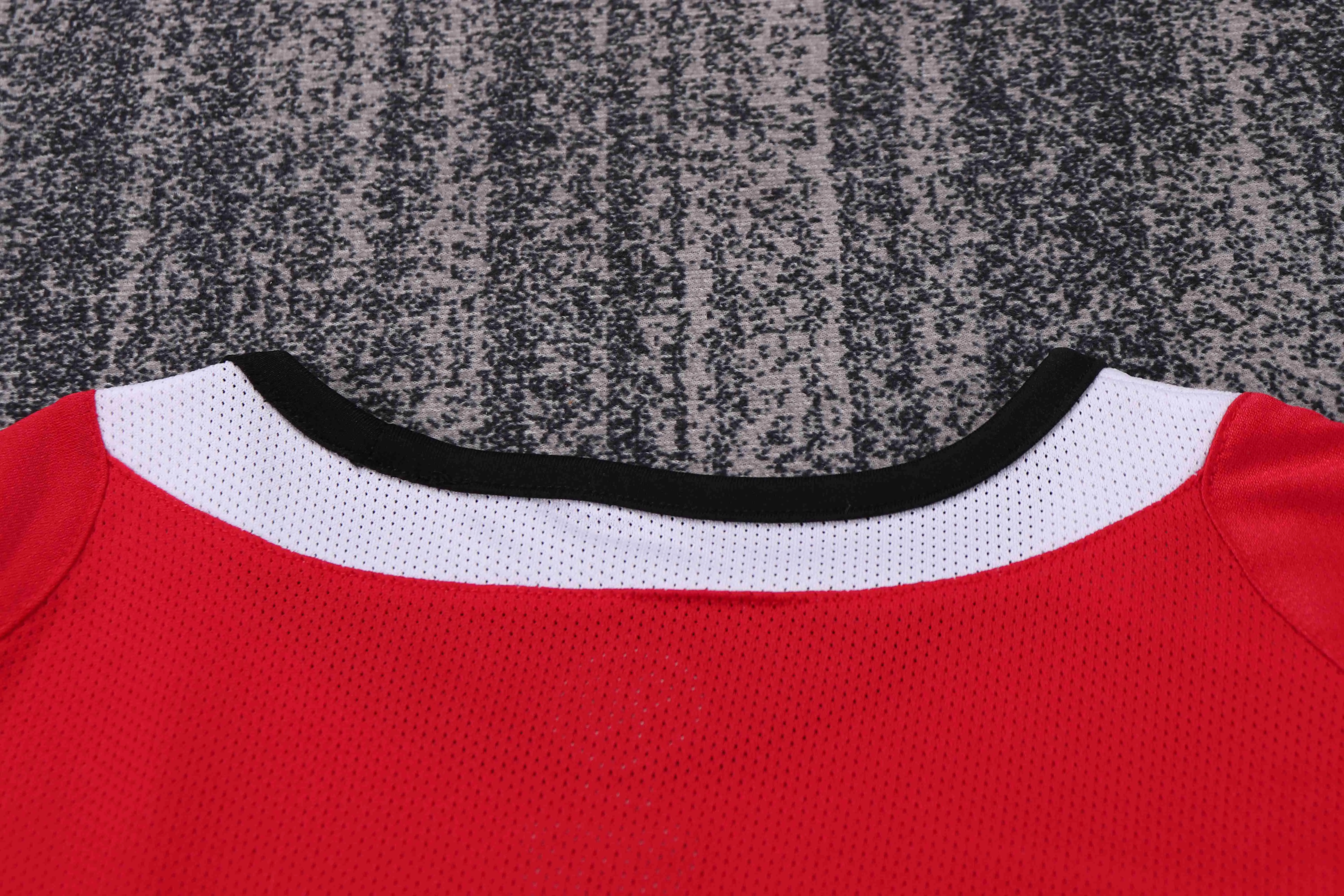 2005-2006 Retro Manchester United Home Football Shirt 1:1 Thai Quality Kids Size - Image 3