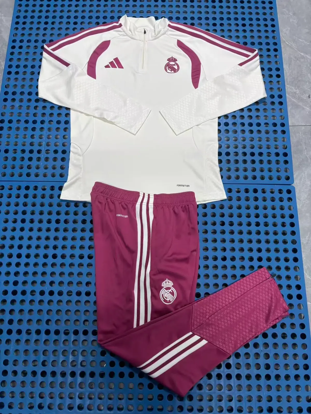 2026/2027 Real Madrid Niebieski Dres treningowy na półzamek Pale Żółty Koszulka piłkarska Jakość tajska 1:1 Zestaw - obrazek 4