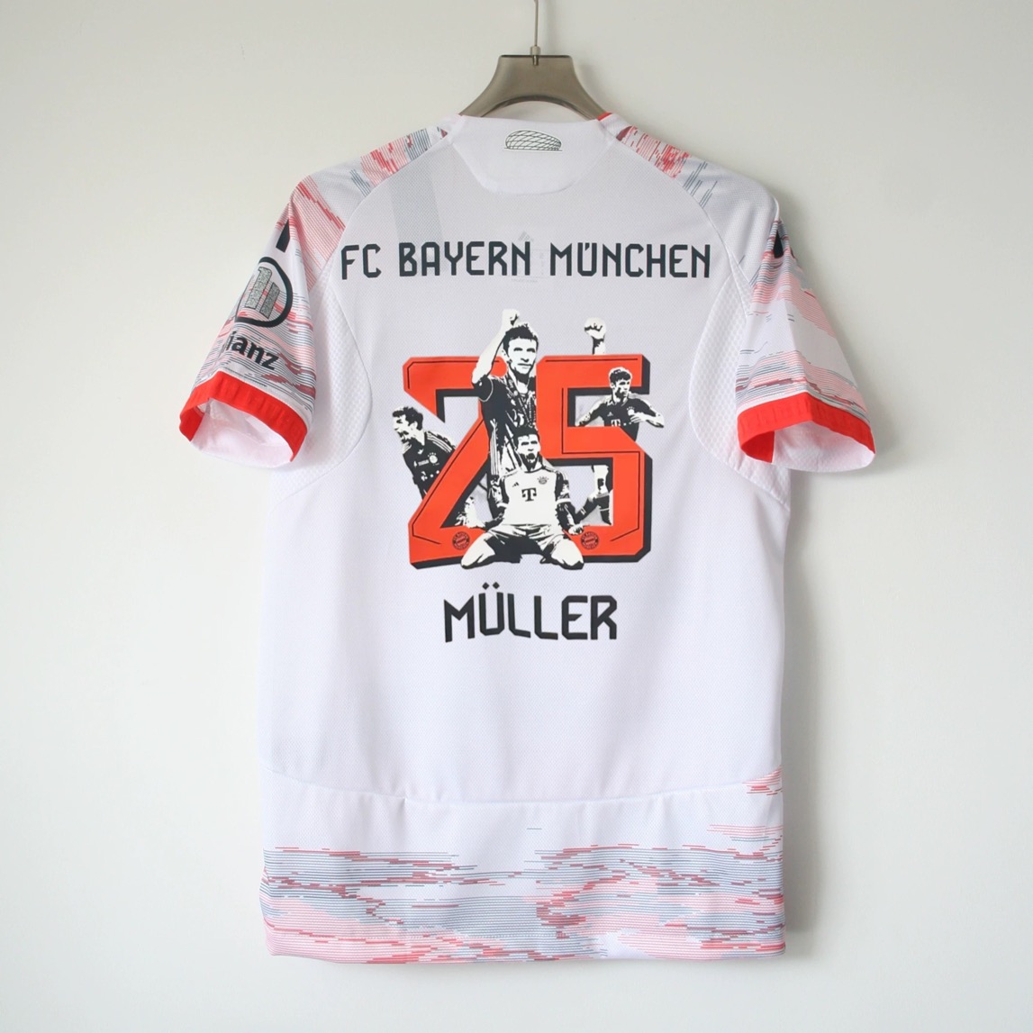 2025/2026 Bayern Munich Müller Édition commémorative Maillot de football Qualité thaï 1:1