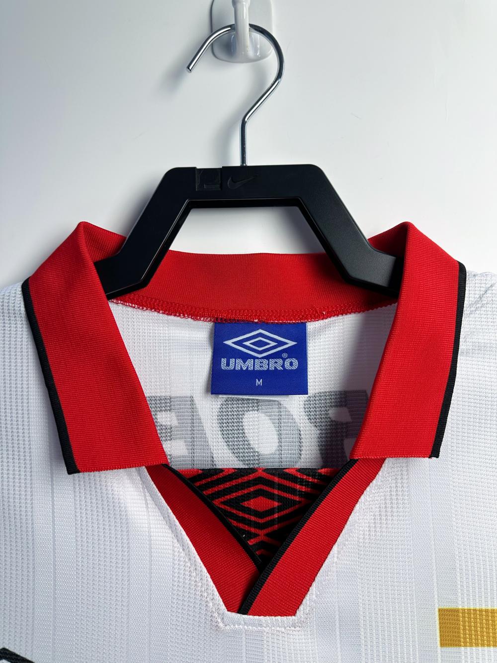 1995-1996 Retro Flamengo Away Football Jersey 1:1 Thai Quality - Image 3