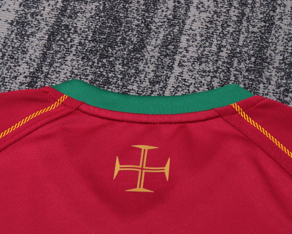 2006 Retro Portogallo Casa Maglia da calcio Qualità thai 1:1 Taglia bambino - immagine 3