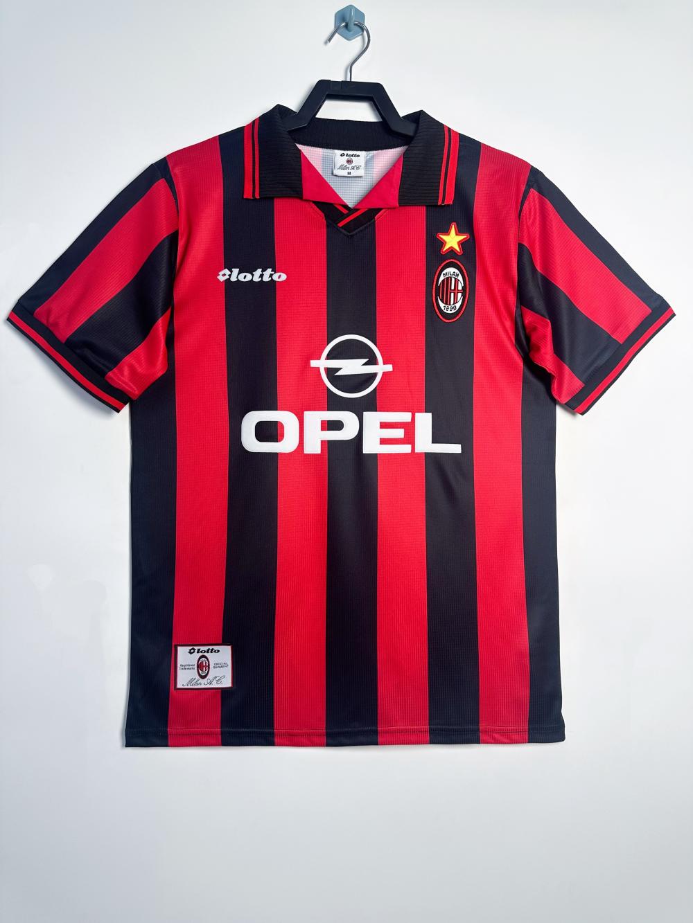 1997/1998 Retrô AC Milan Casa Camisa de futebol Qualidade tailandesa 1:1