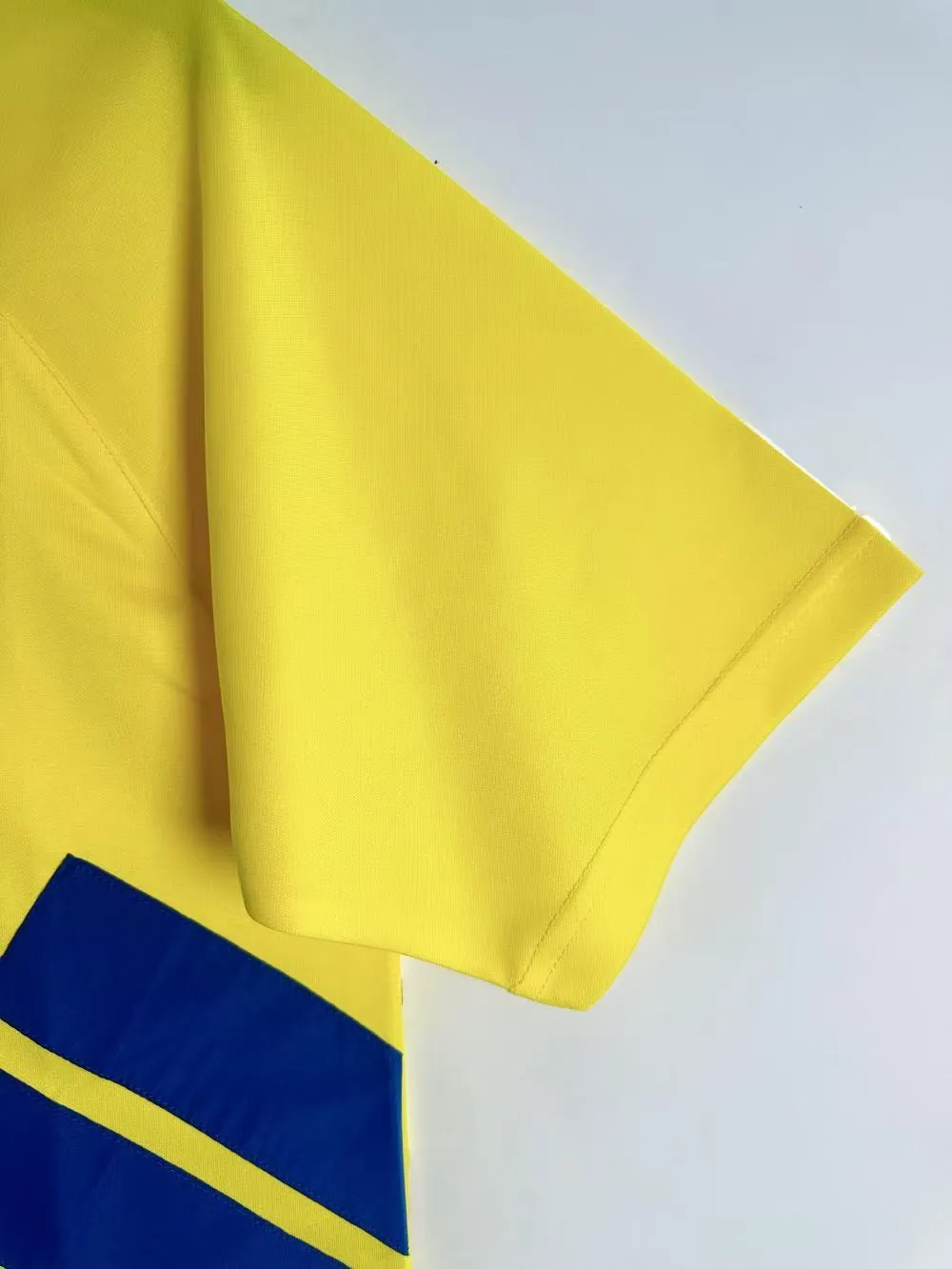 1994 Retro Sweden Home Football Jersey 1:1 Thai Quality - Image 4
