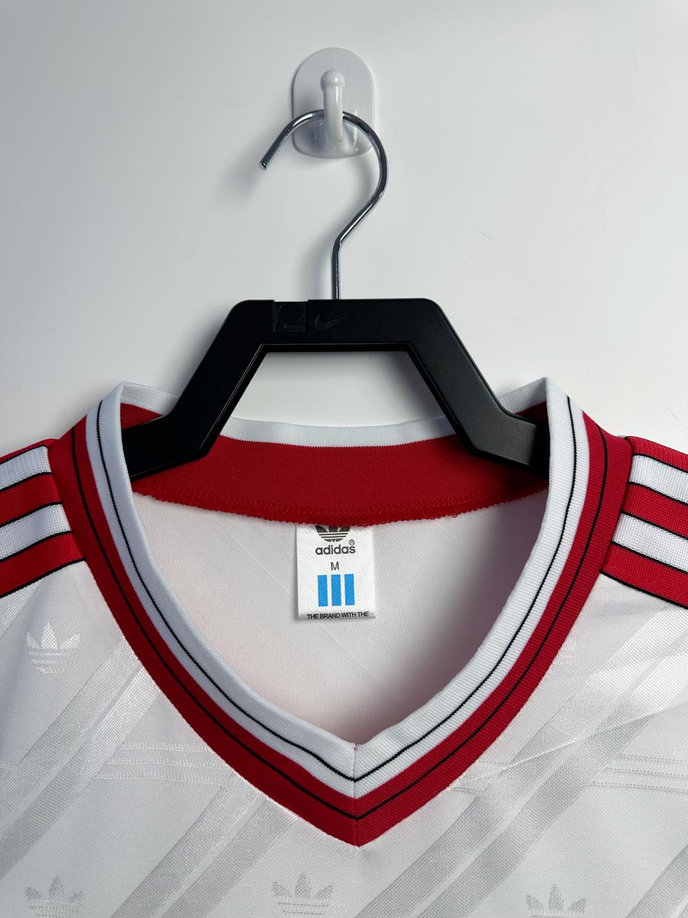 1986/1988 Retro Manchester United Deplasman Futbol forması 1:1 Tayland kalitesi - Görsel 3