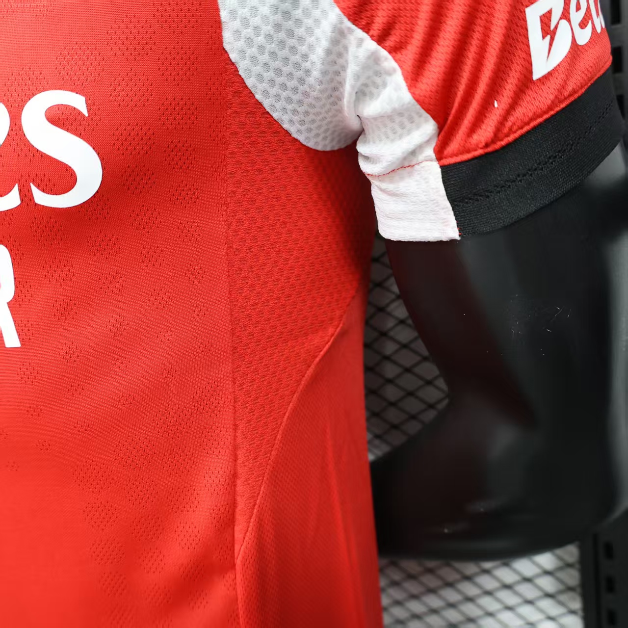 2025/2026 Version joueur Benfica Domicile Maillot de football Qualité thaï 1:1 – Image 9