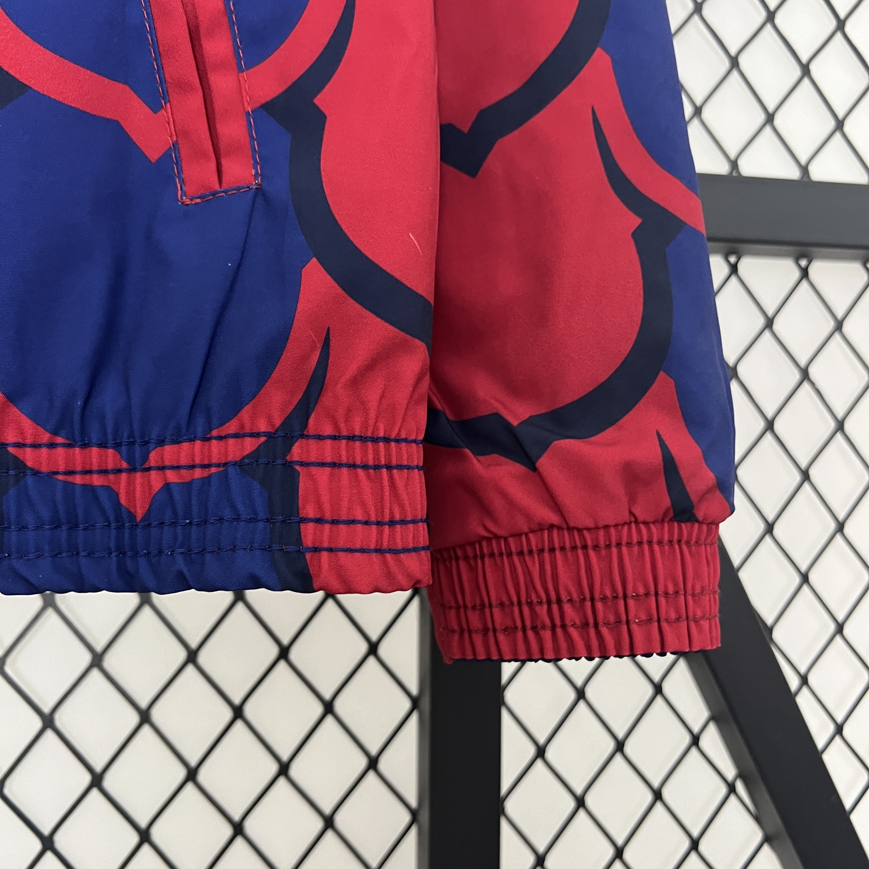 2025/2026 Barcelona Wendbar Windjacke Fußballtrikot 1:1 Thai-Qualität 06 – Bild 7