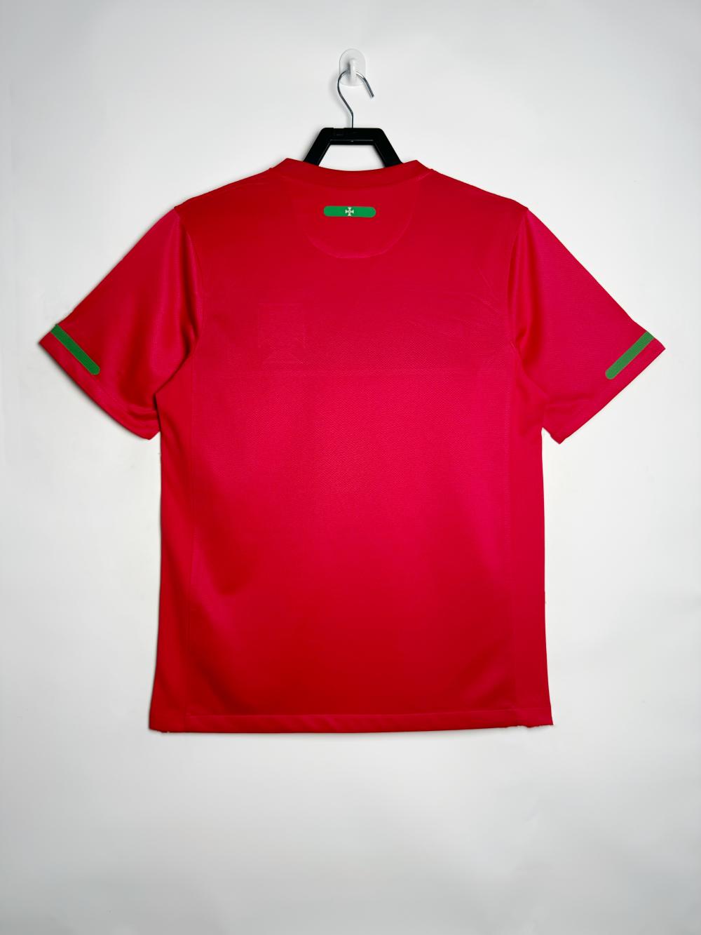 2010 Retrô Portugal Casa Camisa de futebol Qualidade tailandesa 1:1 - Image 2