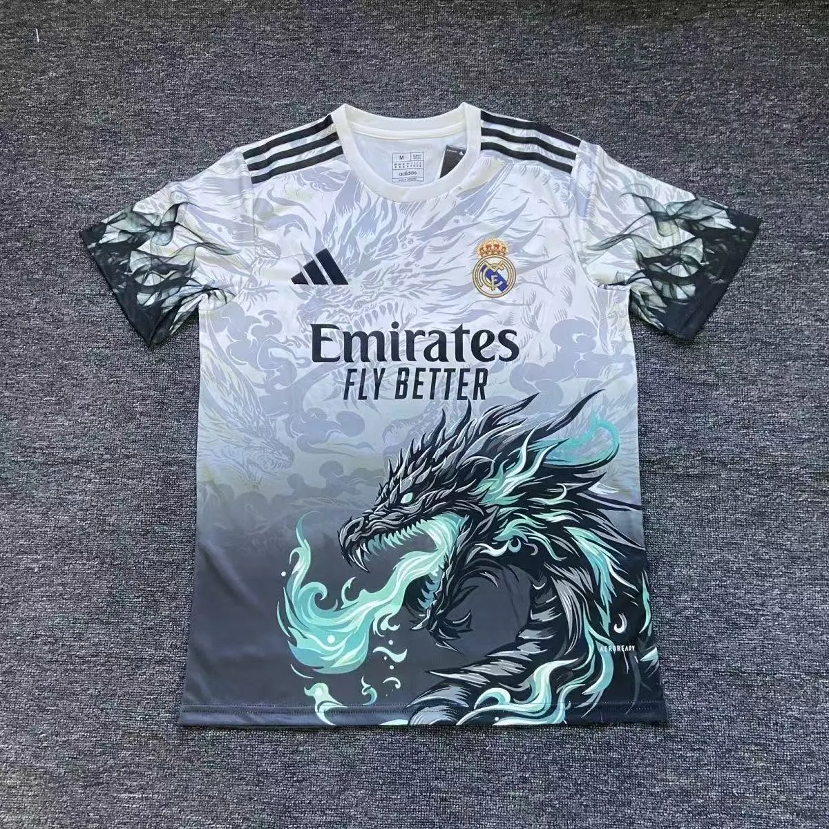 2025/2026 Real Madrid Charizard 01 Maillot de football Qualité thaï 1:1