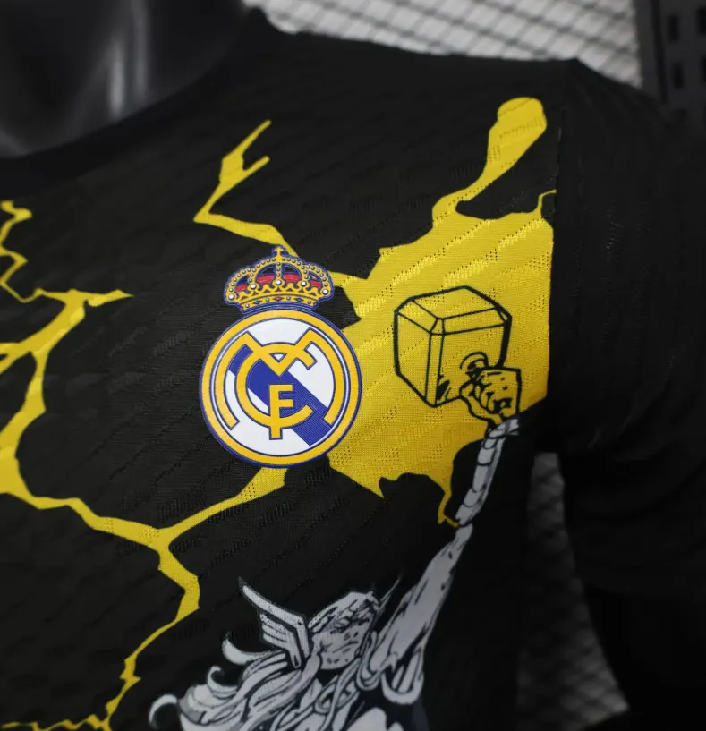 2025/2026 Version joueur Real Madrid Collaboration With Marvel 02 Maillot de football Qualité thaï 1:1 – Image 5