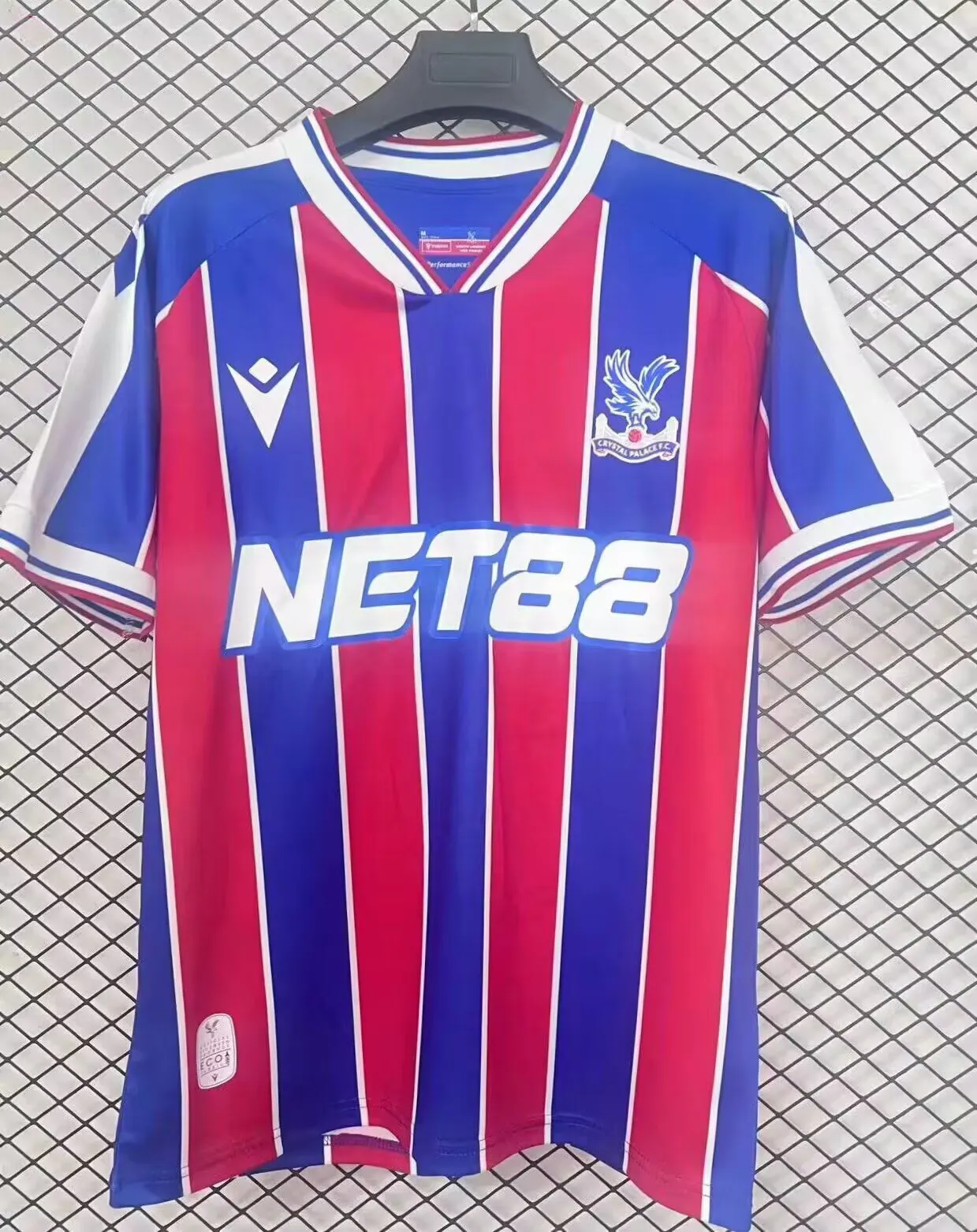 2025/2026 Crystal Palace İç saha Futbol forması 1:1 Tayland kalitesi