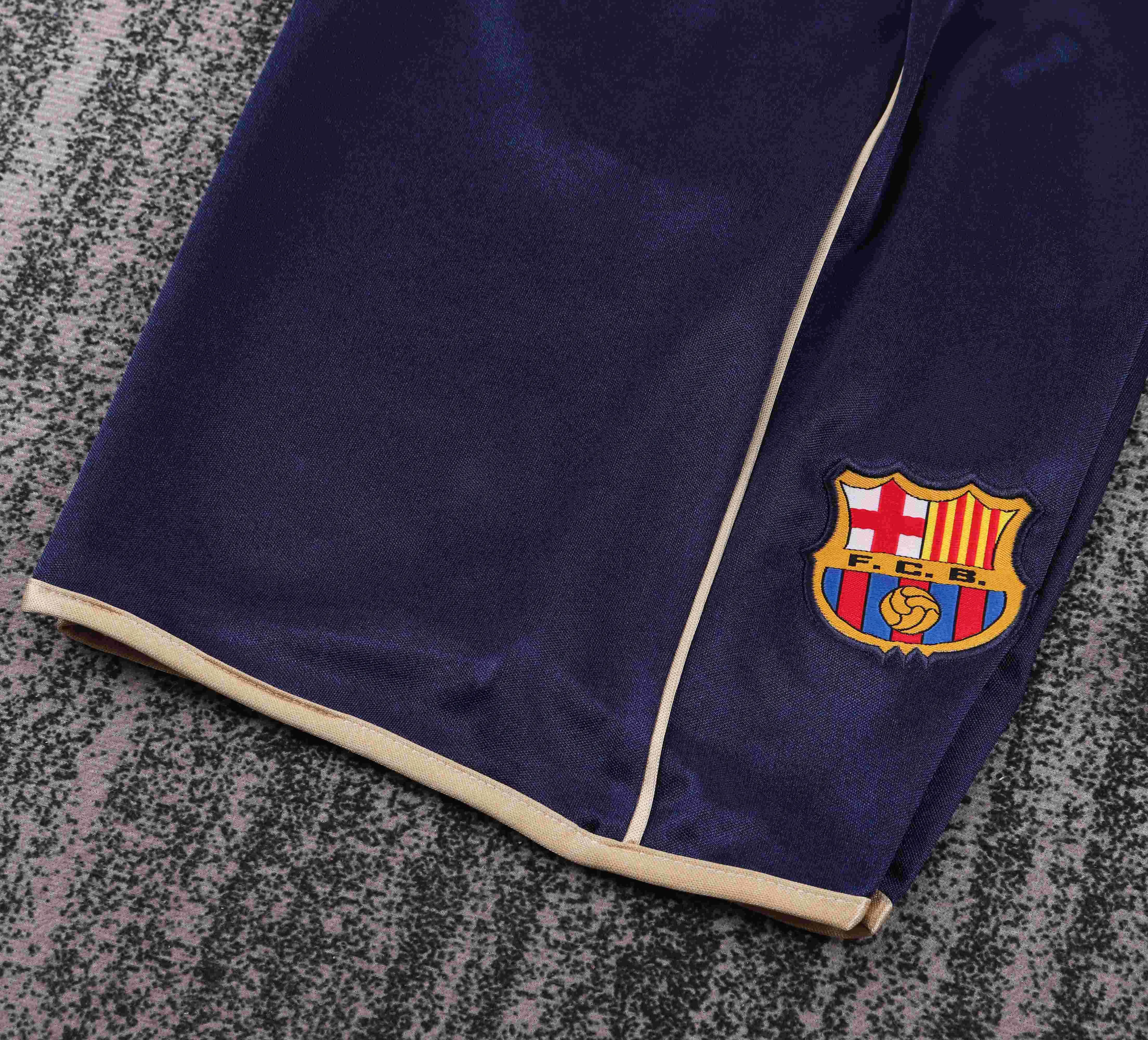 2001-2002 Retro Barcelona Auswärts Fußballtrikot 1:1 Thai-Qualität Kindergröße – Bild 6