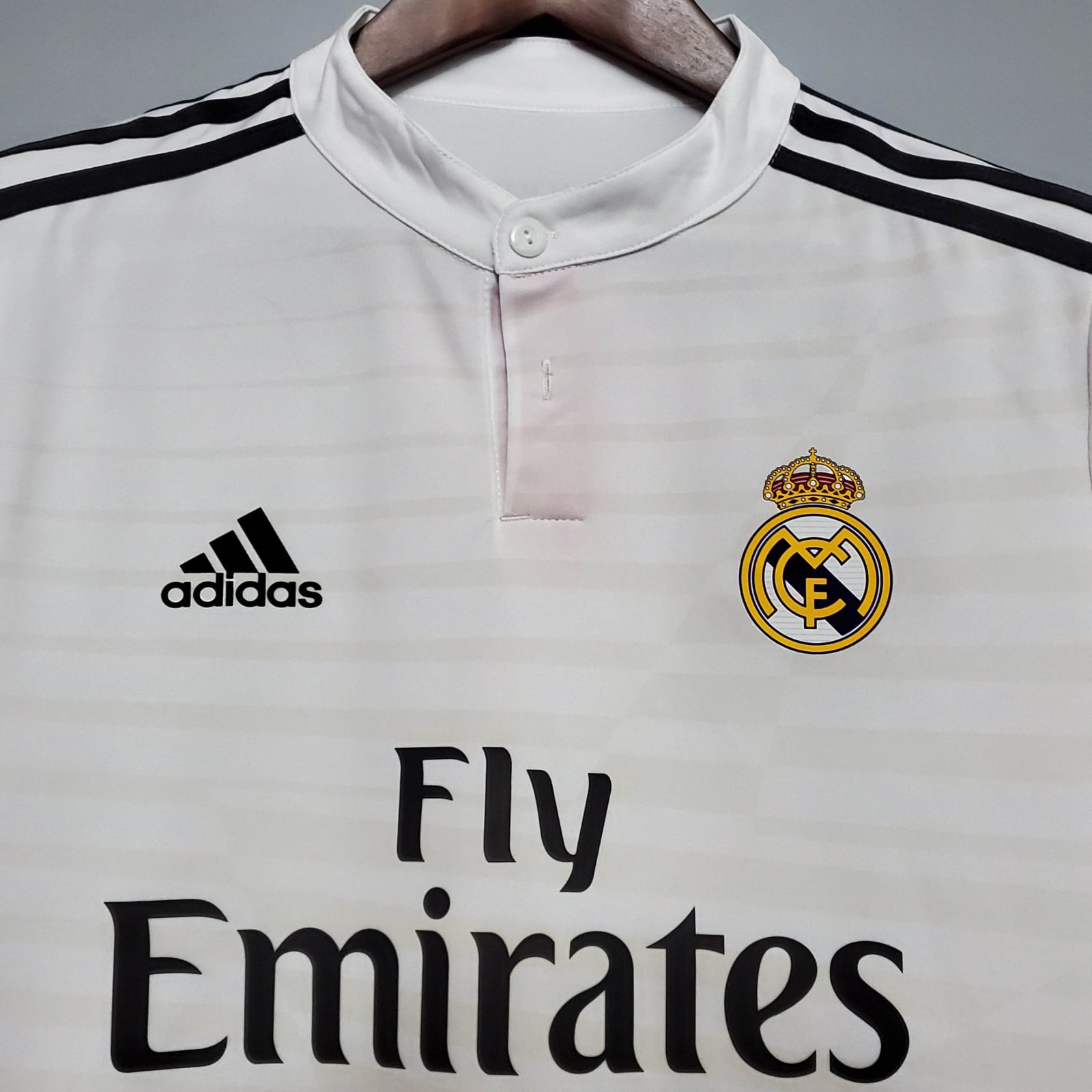2014/2015 Retro Real Madrid Home - Image 4