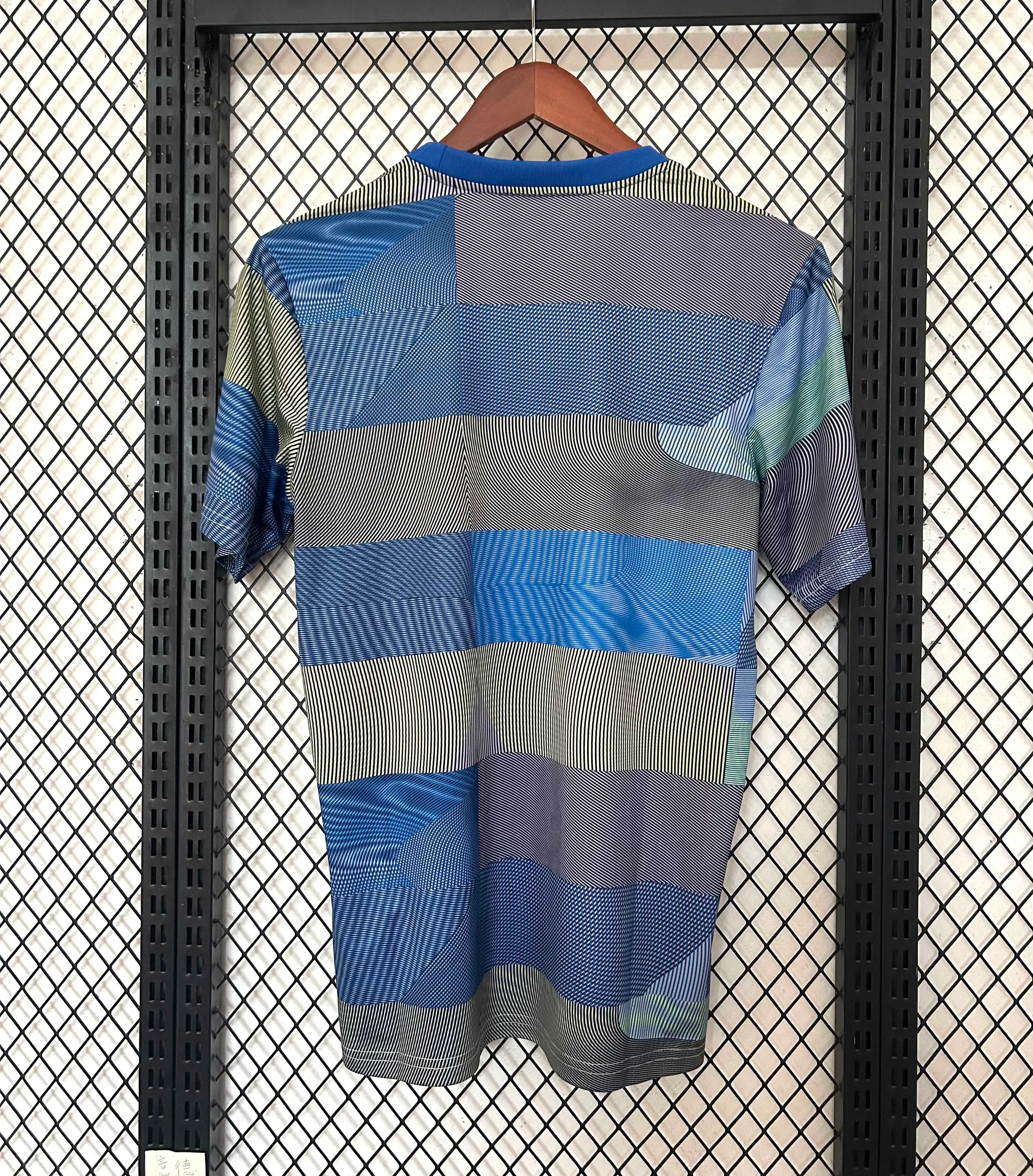 2025/2026 Real Madrid Pré-jogo Treino Uniforme Camisa de futebol Qualidade tailandesa 1:1 - Image 2