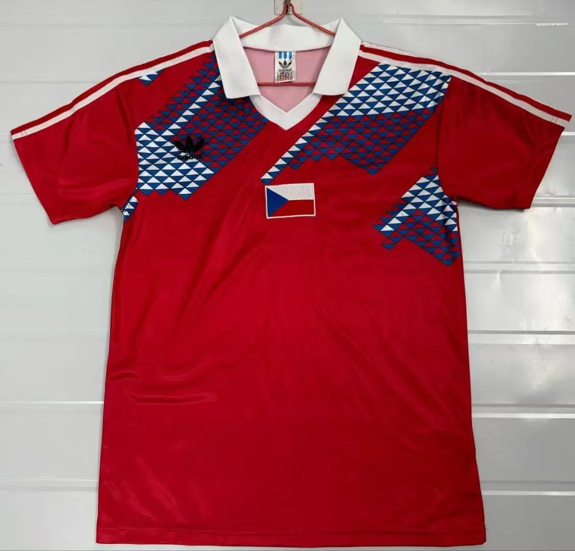 1990 Retro Slovakya İç saha Futbol forması 1:1 Tayland kalitesi