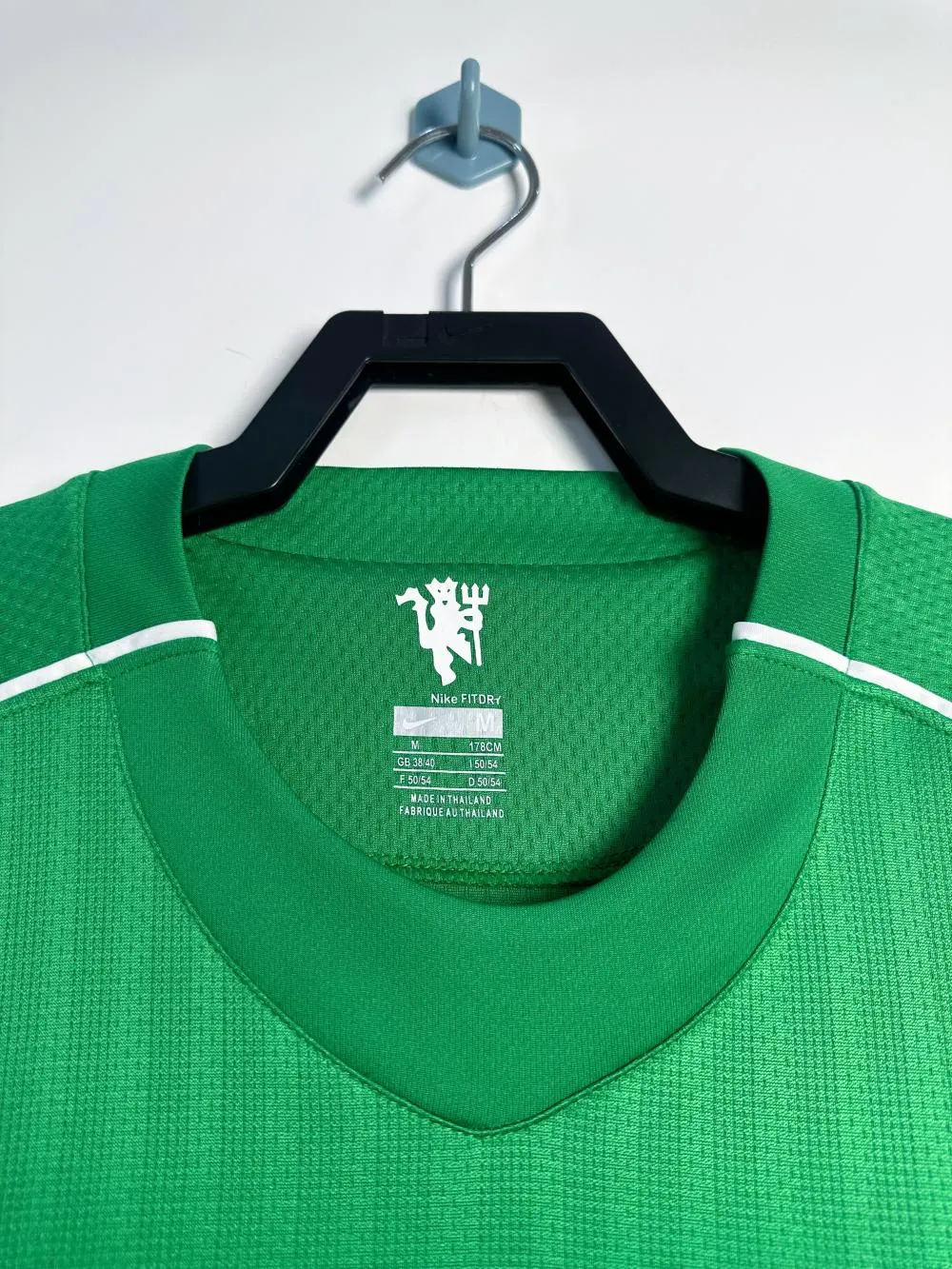 2007/2008 Retro Manchester United Goalkeeper Green Football Shirt 1:1 Thai Quality - Image 3