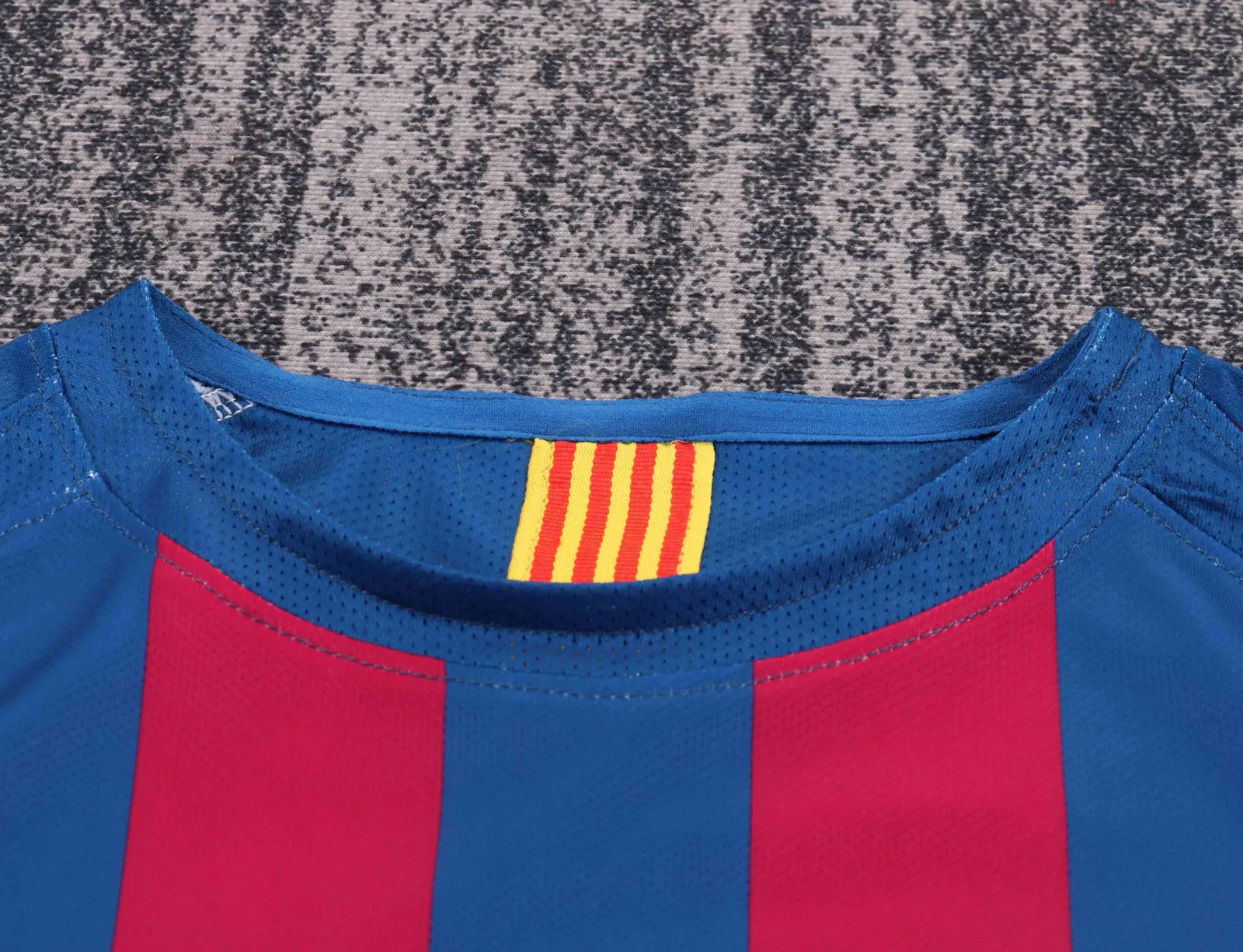 2005-2006 Retro Long Sleeve Barcelona Home Football Shirt 1:1 Thai Quality Kids Size - Image 4