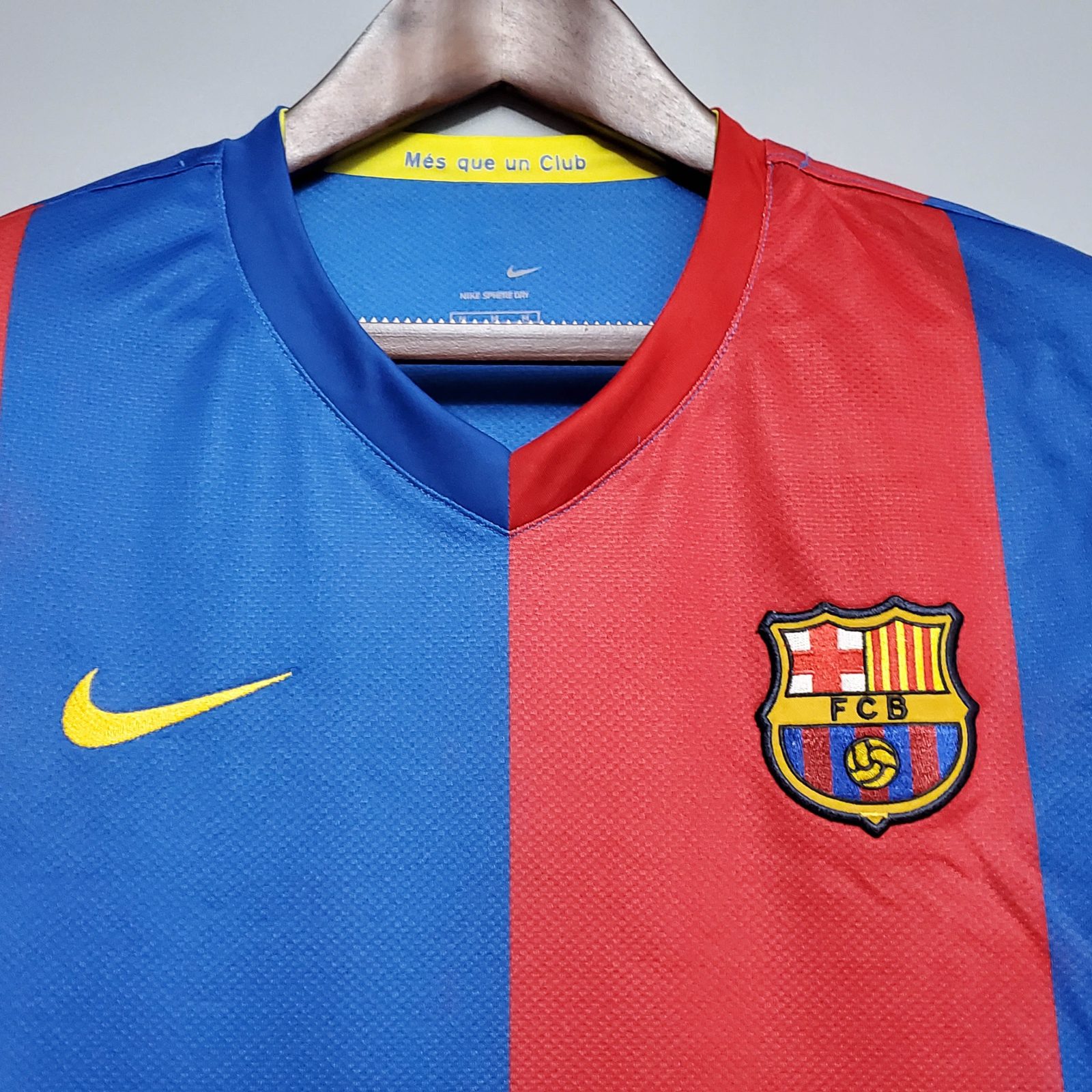 2006/2007 Retro Barcelona Home Football Shirt 1:1 Thai Quality - Image 4