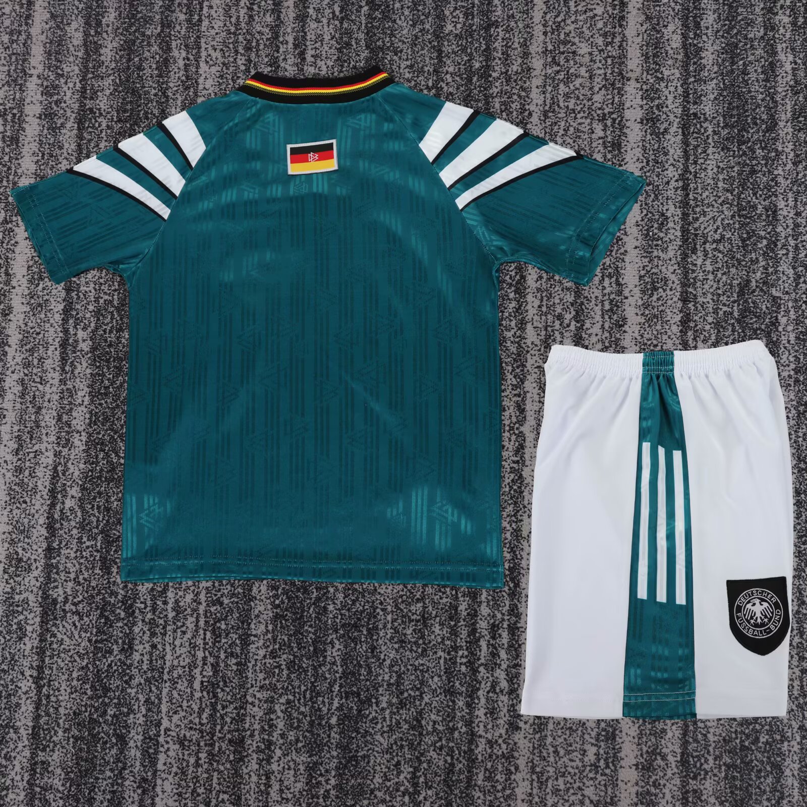 1996 Retrô Alemanha Fora Camisa de futebol Qualidade tailandesa 1:1 Tamanho infantil - Image 2