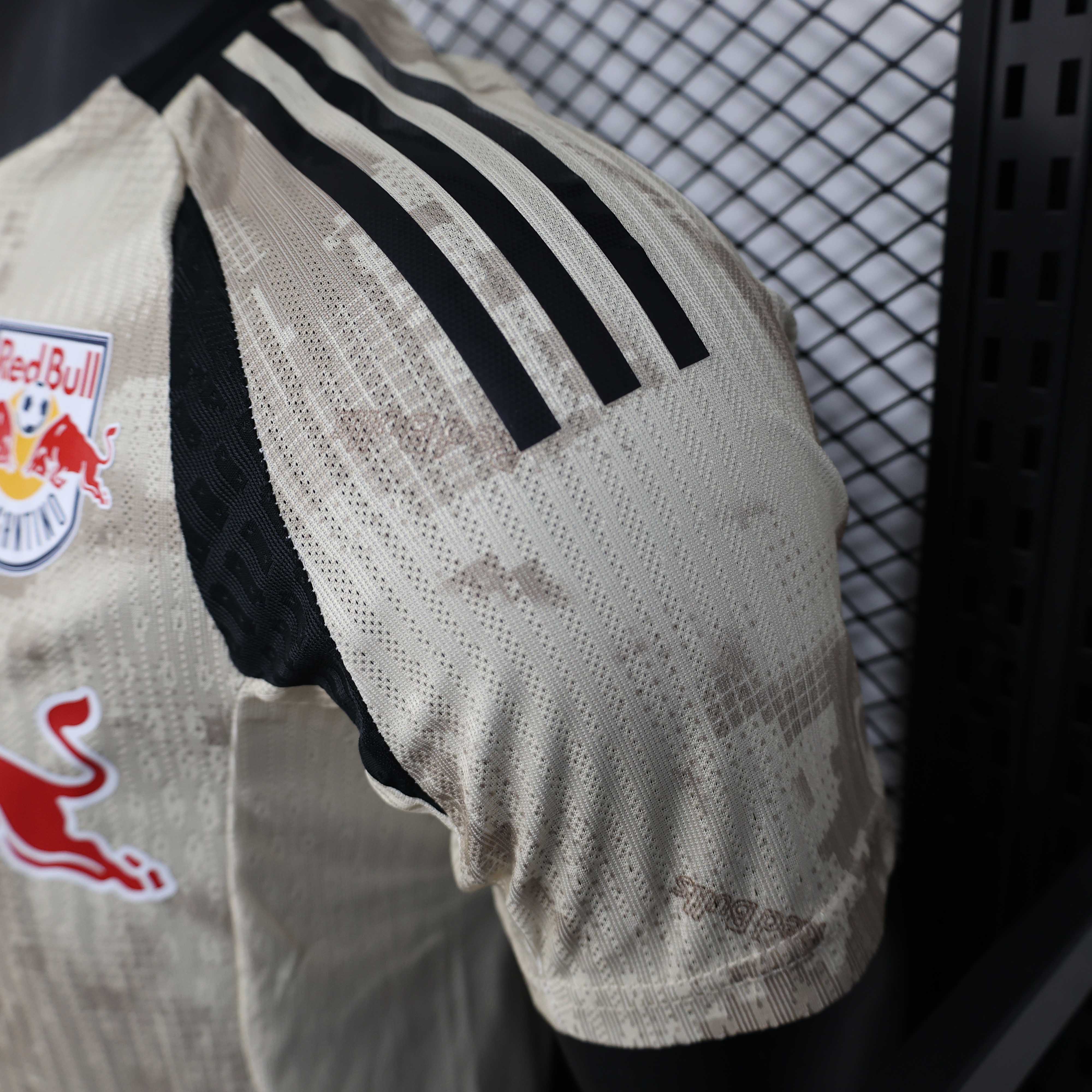 2025-2026 Versão jogador Leipzig Fora Camisa de futebol Qualidade tailandesa 1:1 - Image 7