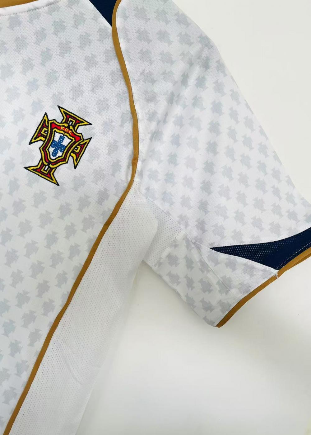 2004 Rétro Portugal Extérieur Maillot de football Qualité thaï 1:1 – Image 3