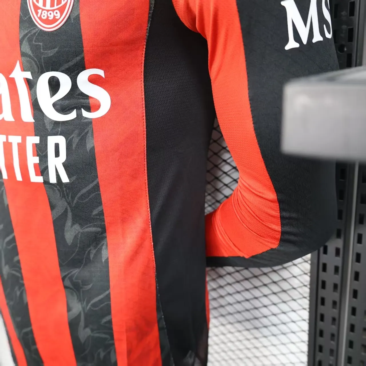 2025/2026 Player Version AC Milan Home Long Sleeve Football Shirt 1:1 Thai Quality - Image 8