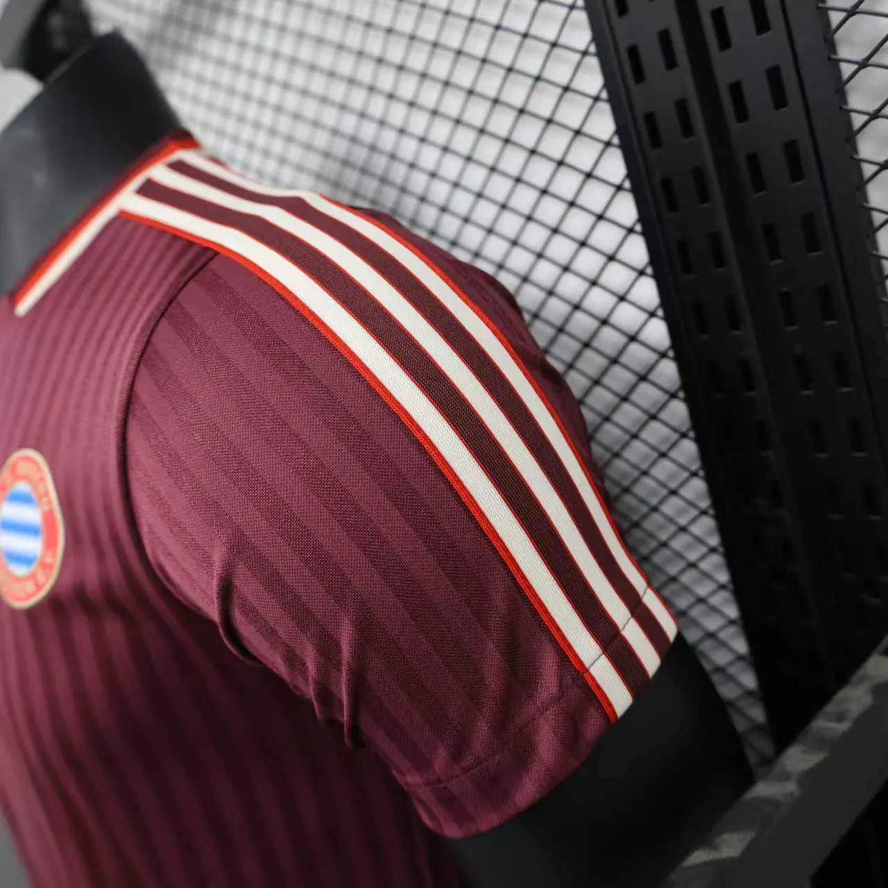 2025/2026 Oyuncu versiyonu Bayern Munich Özel sürüm Futbol forması 1:1 Tayland kalitesi - Görsel 7