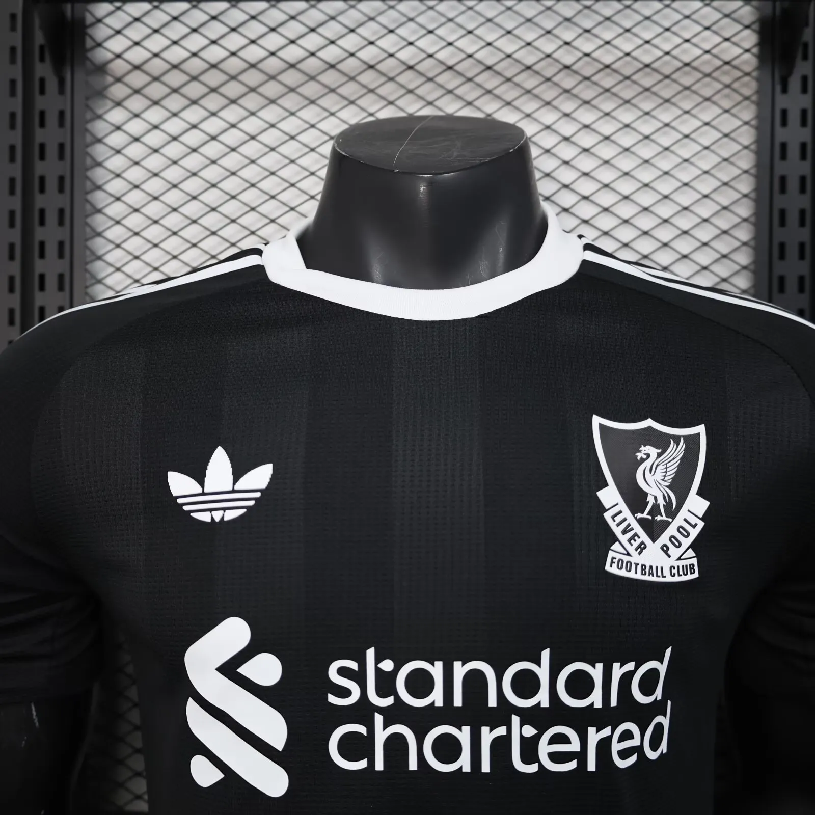 2025/2026 Player Version Liverpool goalie Football Jersey 1:1 Thai quality - Image 3